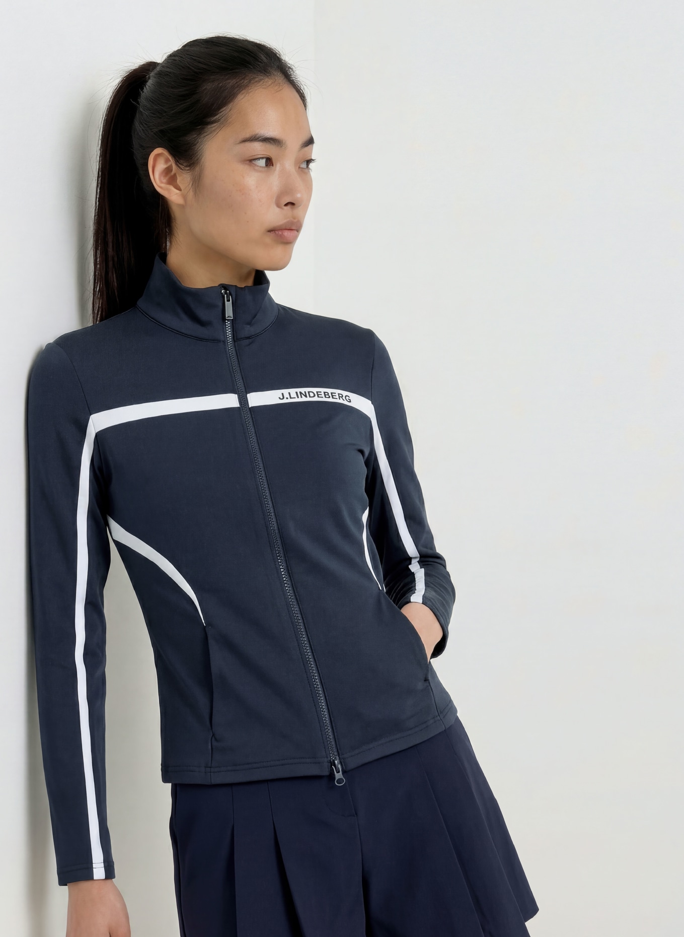 J.LINDEBERG Bunda Midlayer: TMAVĚ MODRÁ / BÍLÁ