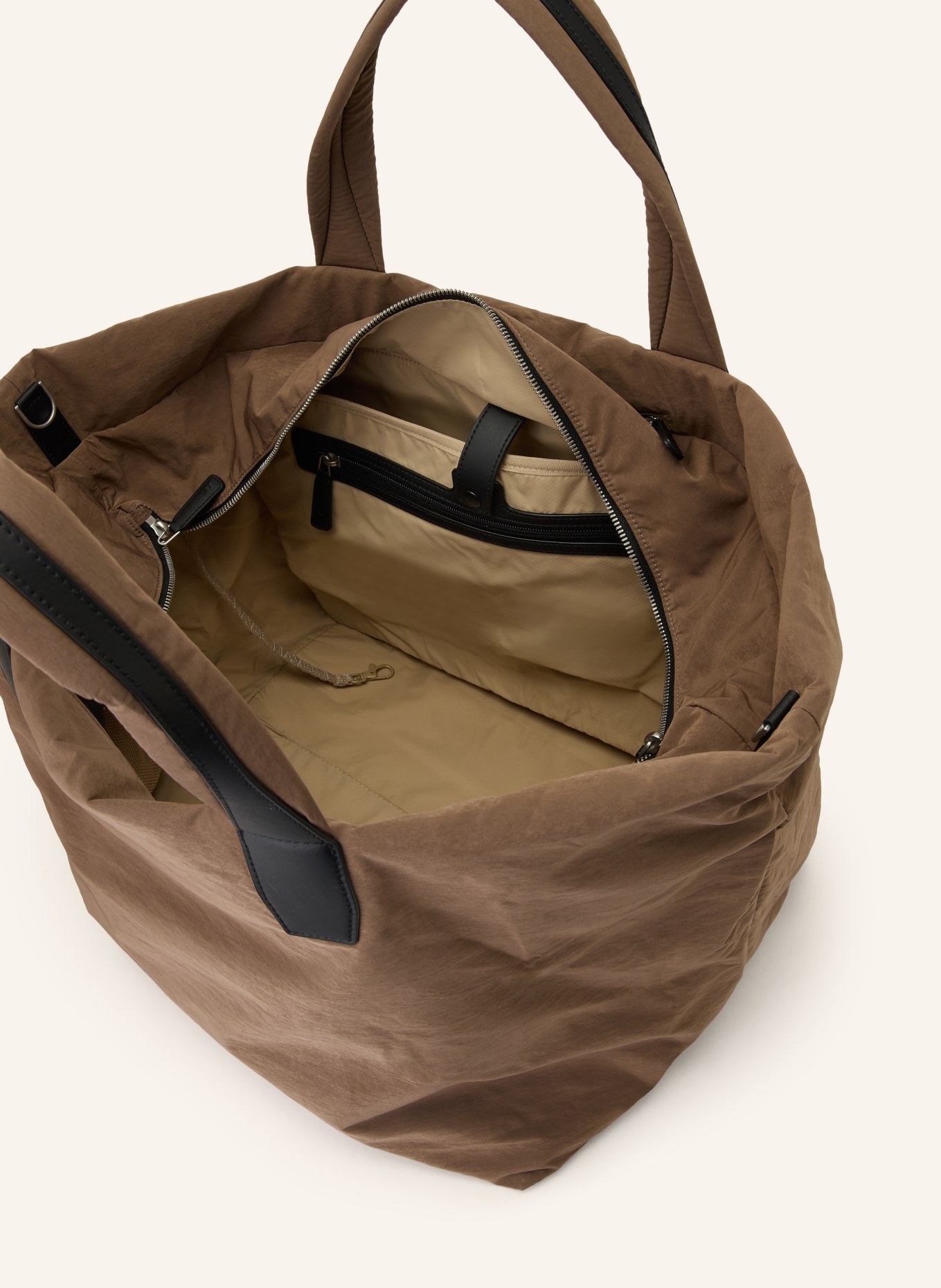 Vee Collective Shopper ESSENCE mit Pouch: BRAUN
