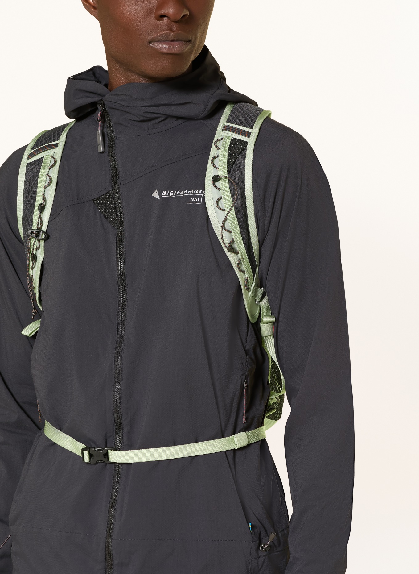 Klättermusen TJALVE 2.0 Backpack, 10 L: LIGHT GREEN / BLACK