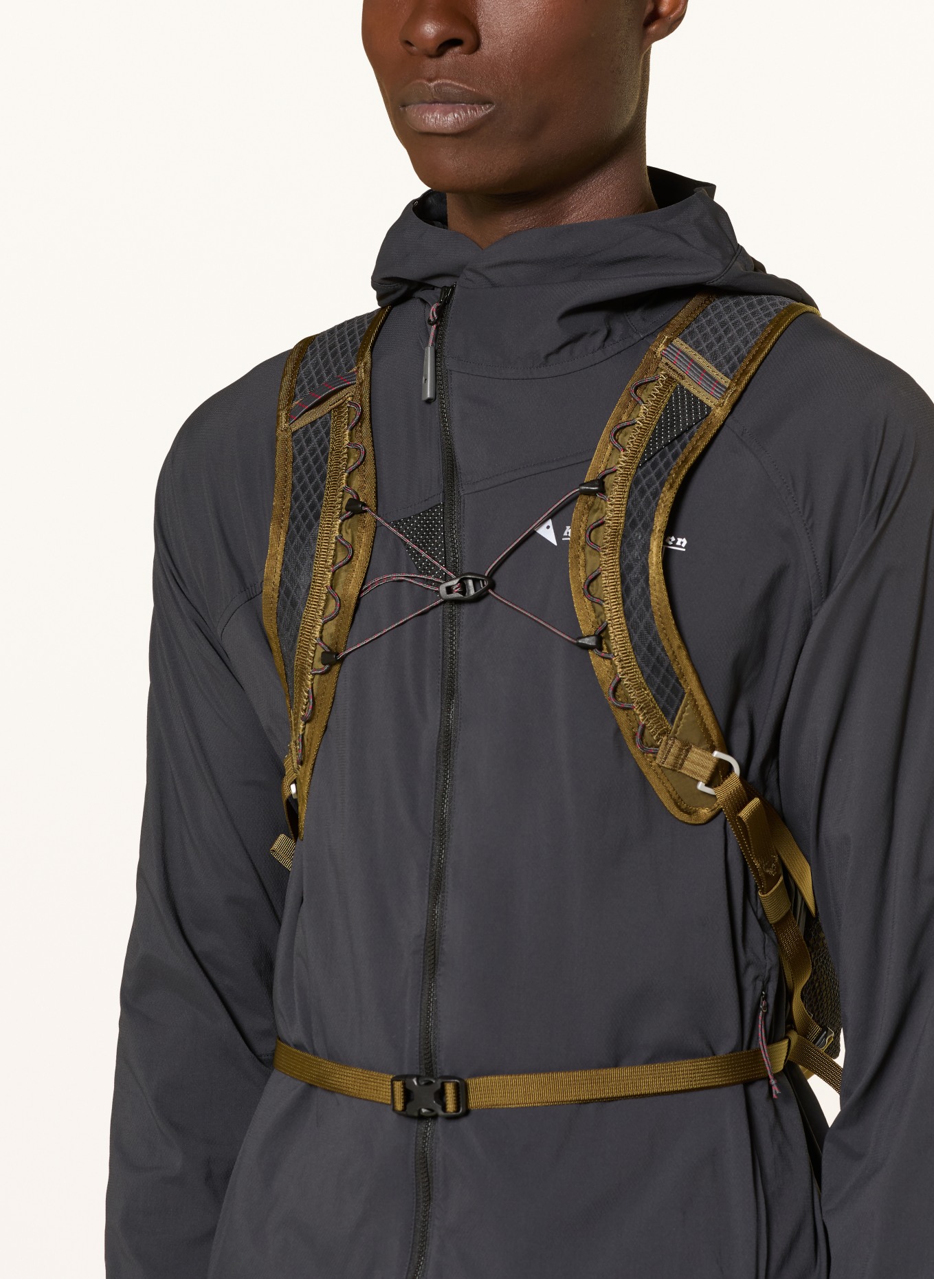 Klättermusen Rucksack TJALVE 2.0 10 l: KHAKI / DUNKELGRAU