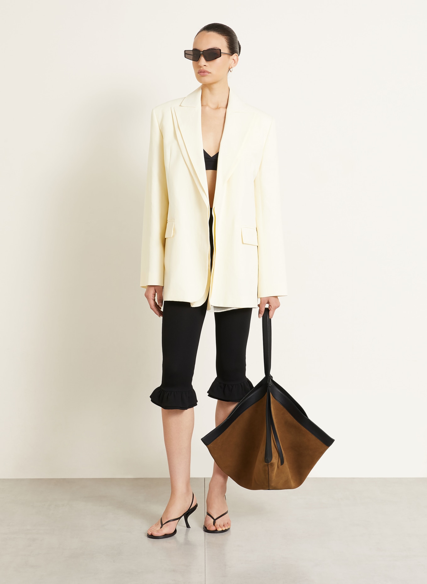 YUZEFI Shopper WONTON LARGE: CAMEL / SCHWARZ