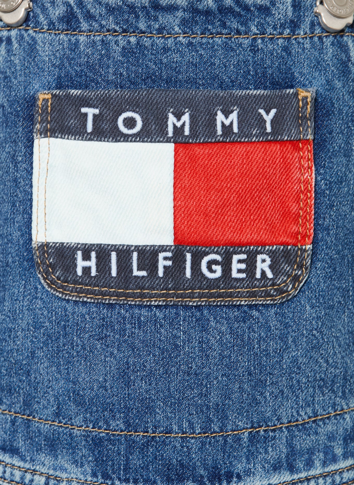 TOMMY HILFIGER Jeans-Latzkleid: BLAU