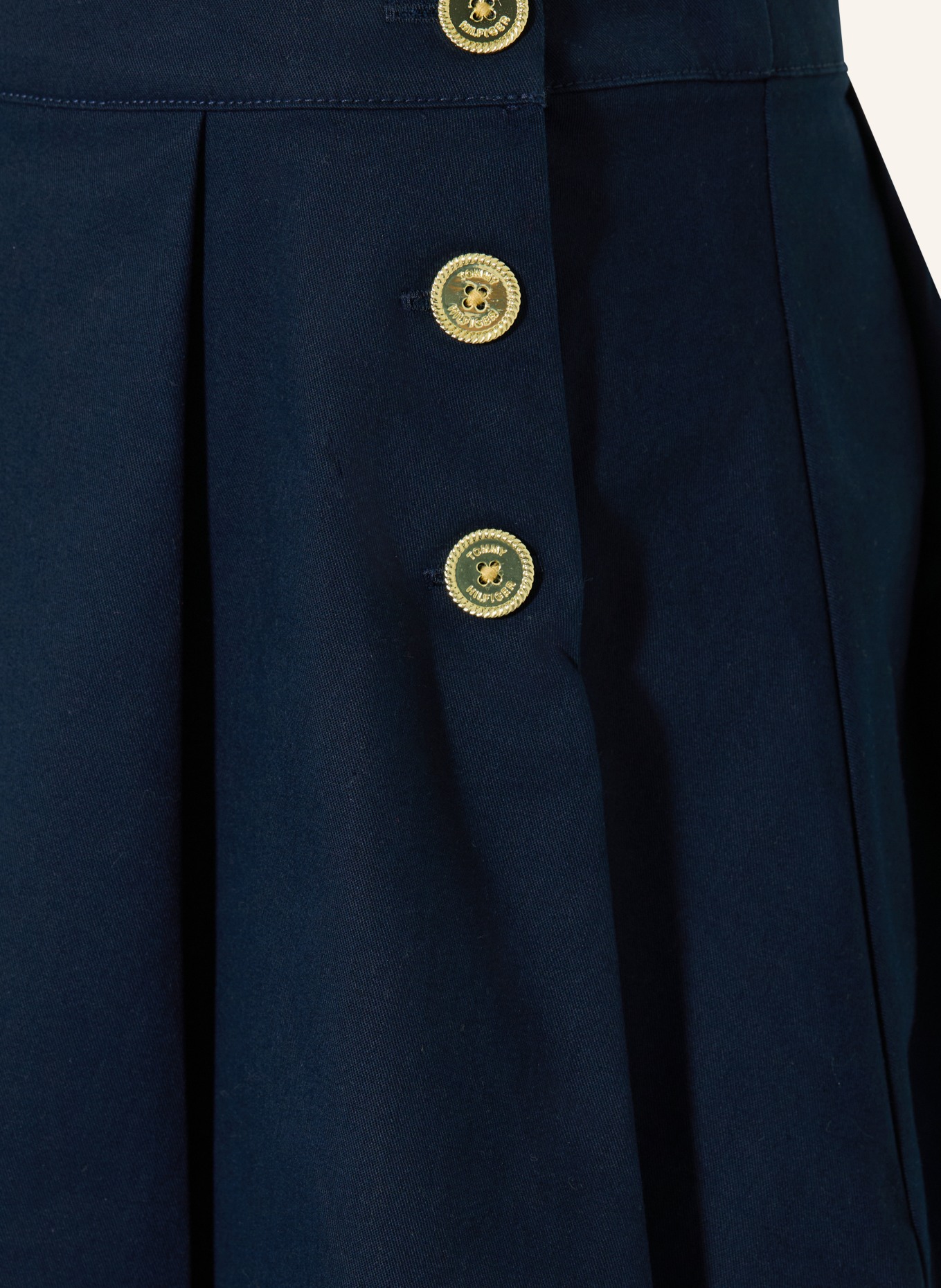 TOMMY HILFIGER Jupe plissée: BLEU FONCÉ / OR