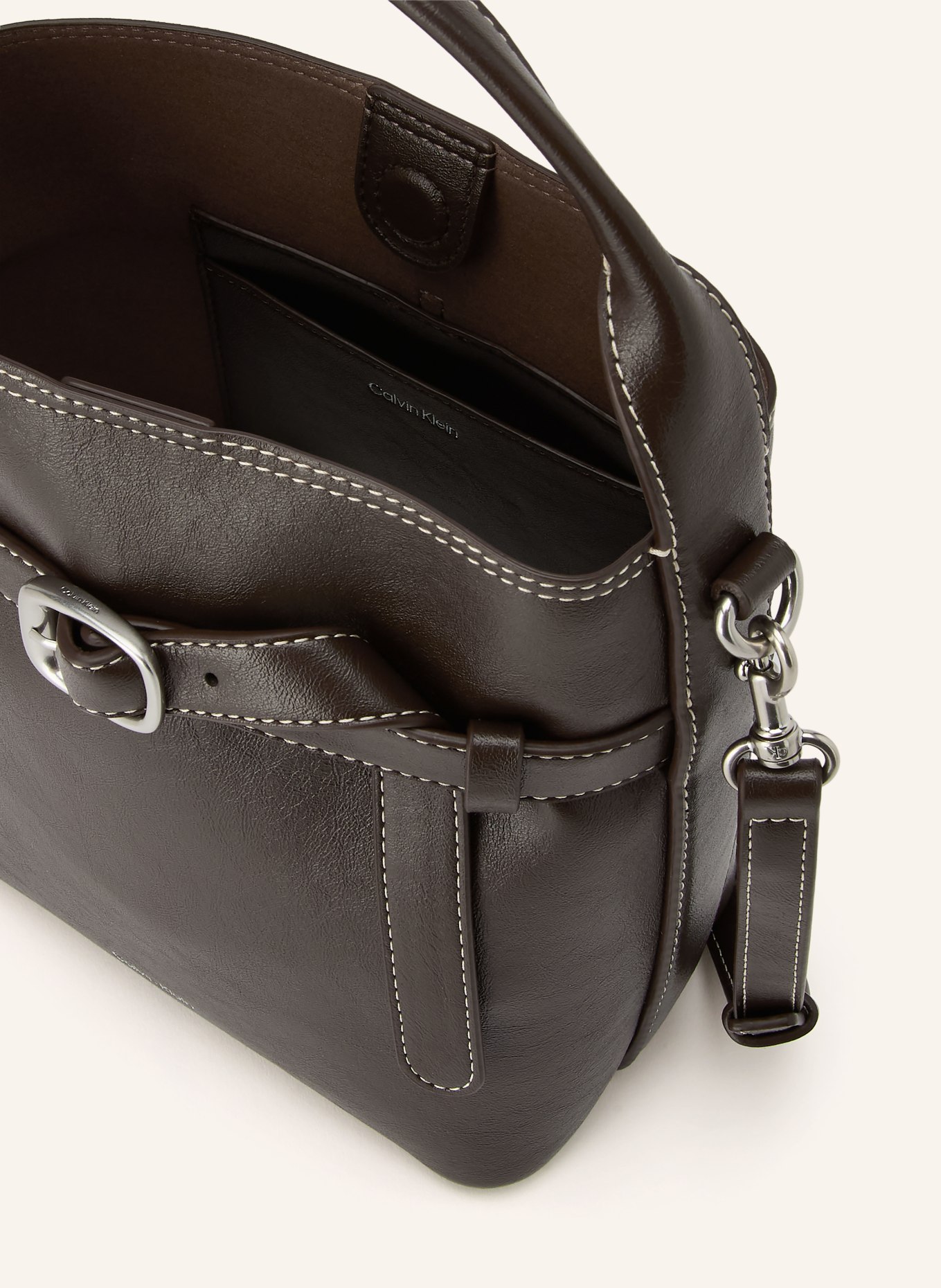 Calvin Klein Beuteltasche: DUNKELBRAUN