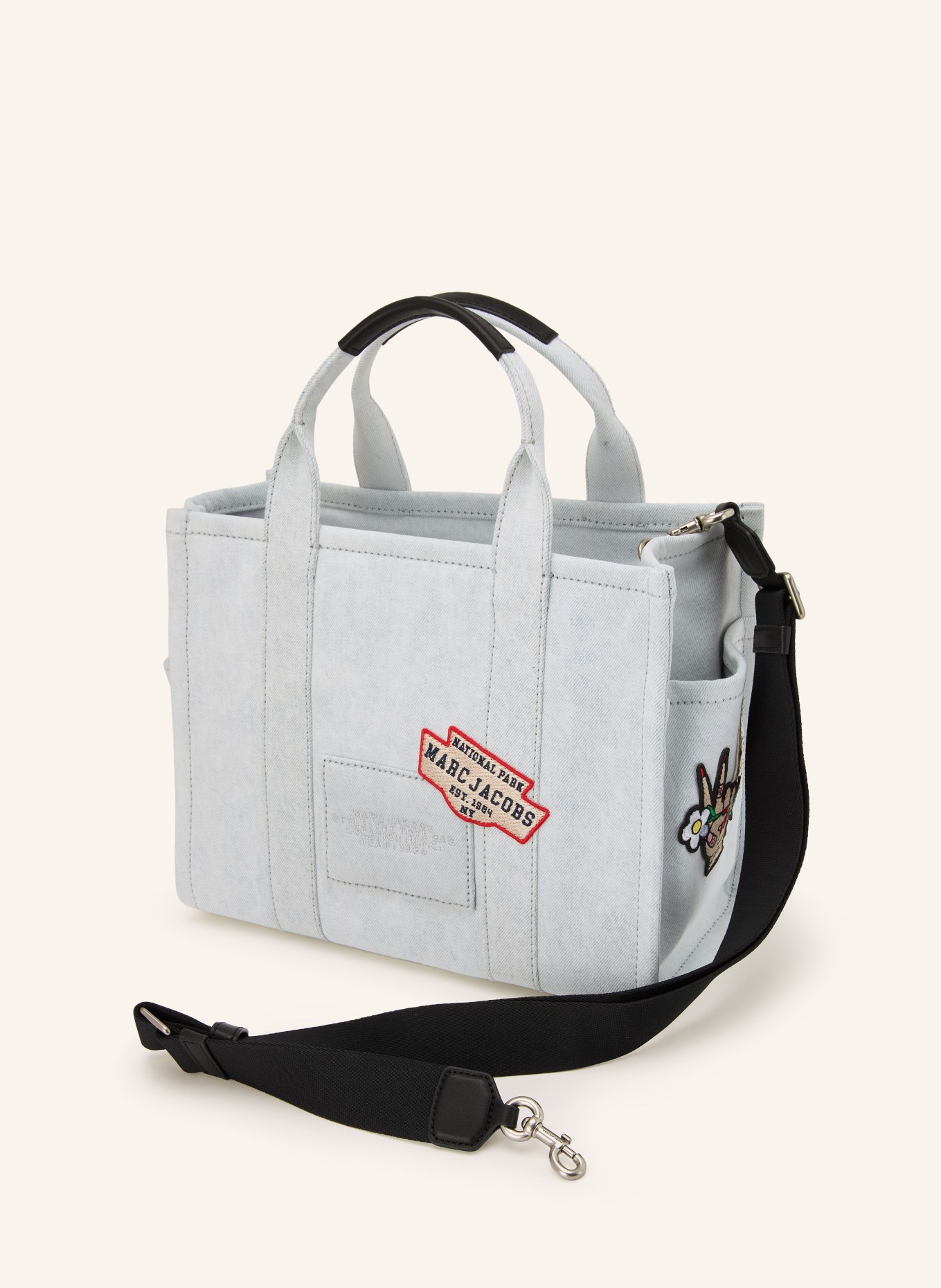 MARC JACOBS Shopper THE MEDIUM TOTE DENIM PATCHES: CREME / SILBER / SCHWARZ