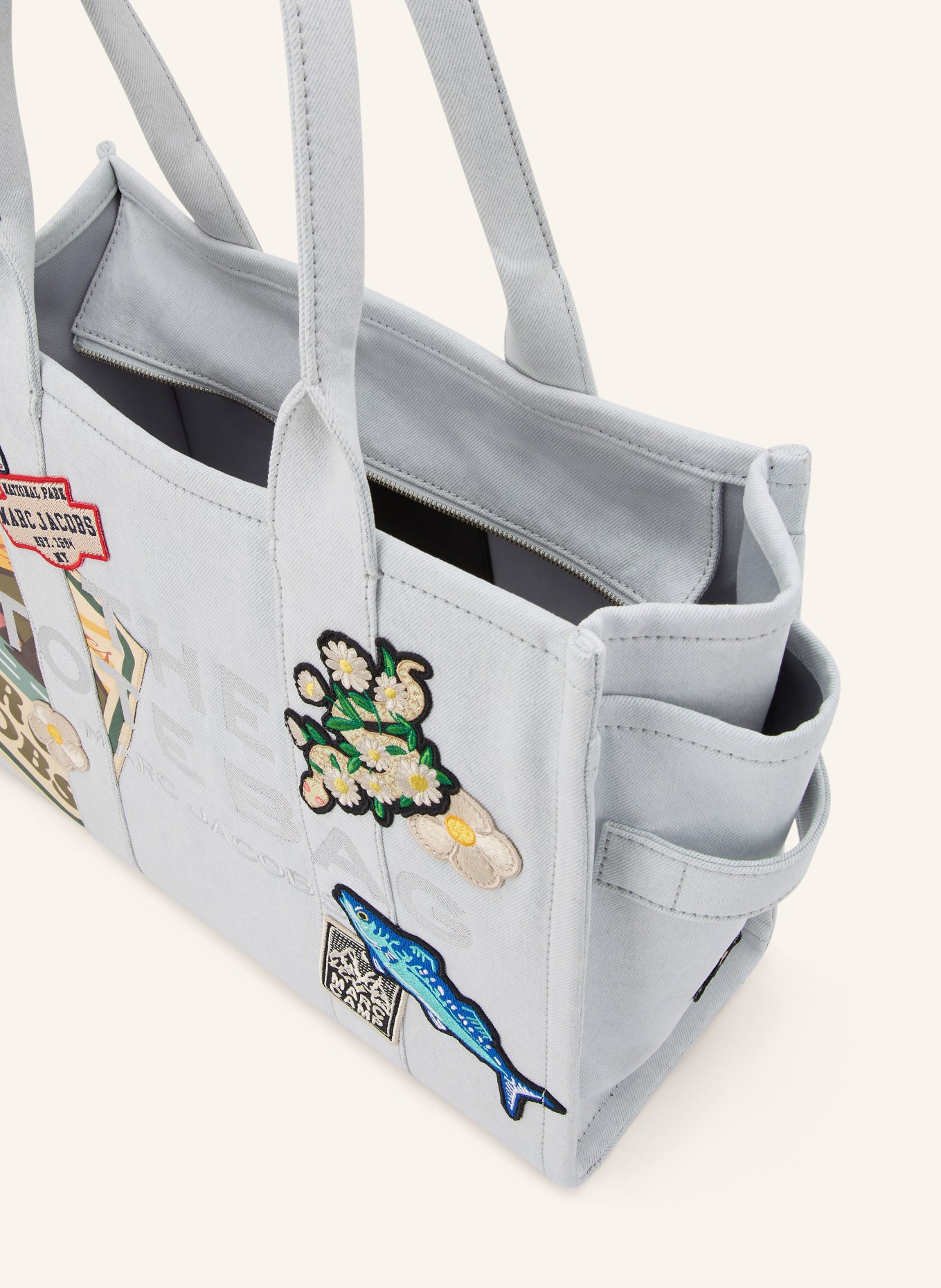 MARC JACOBS Shopper THE LARGE TOTE DENIM PATCHES: HELLGRAU