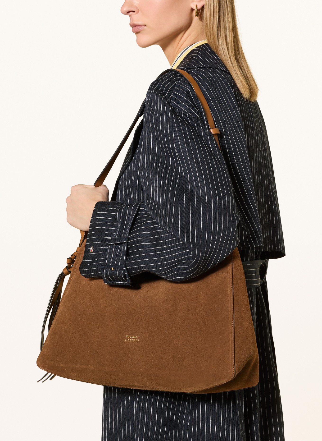 TOMMY HILFIGER Bucket bag: COGNAC