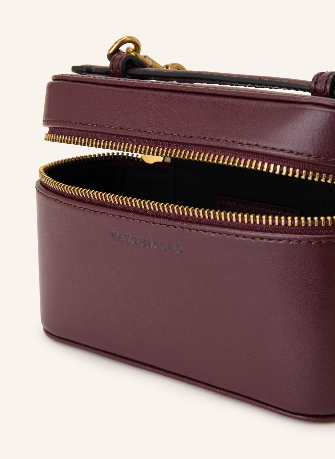 MARC JACOBS Kosmetiktasche THE SCENE VANTY BAG: DUNKELROT / GOLD