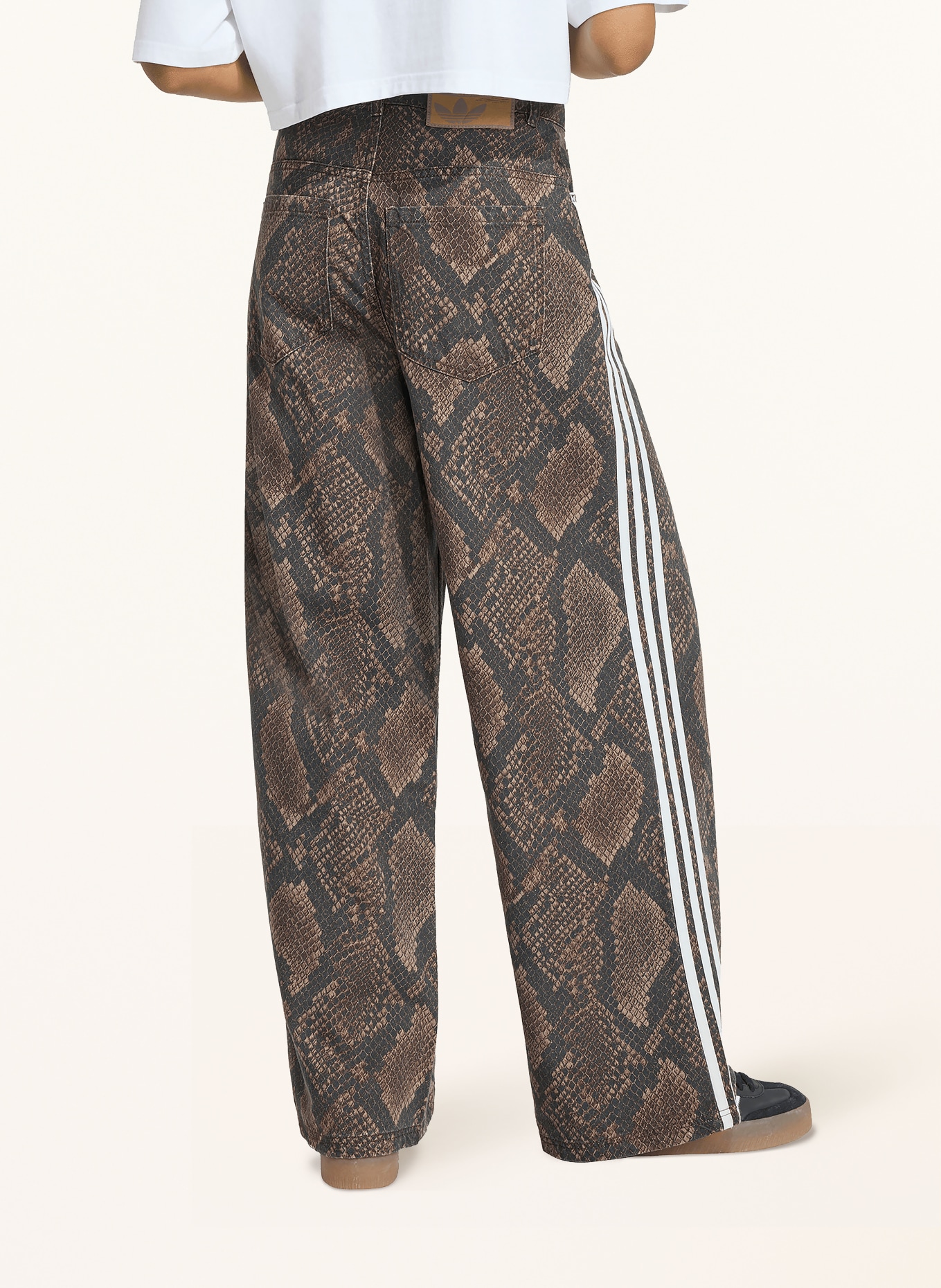 adidas Originals Wide Leg Jeans: EARSTR/AUCO