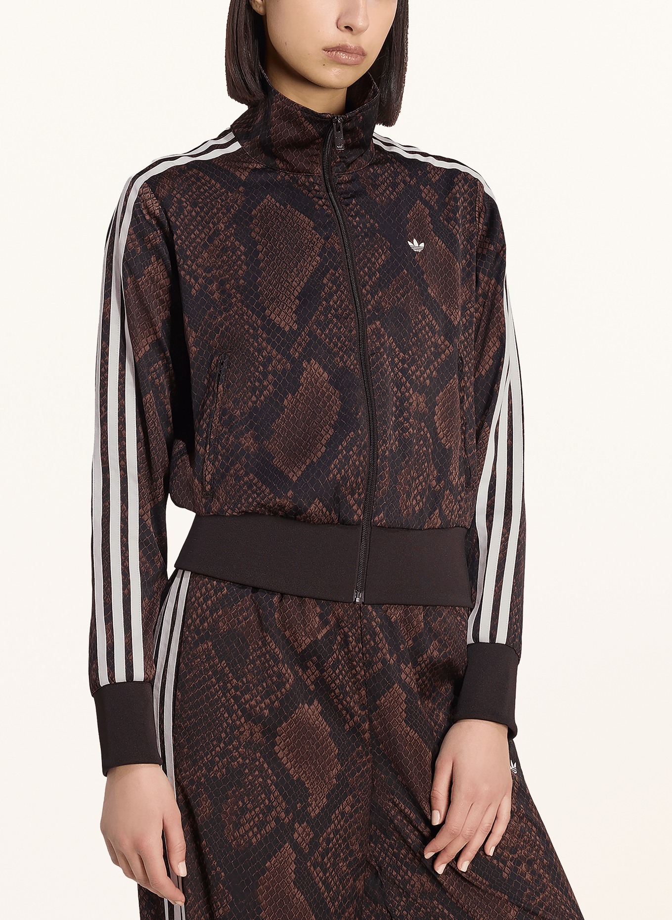 adidas Originals Veste d'entraînement FIREBIRD en satin: MARRON FONCÉ / BLANC