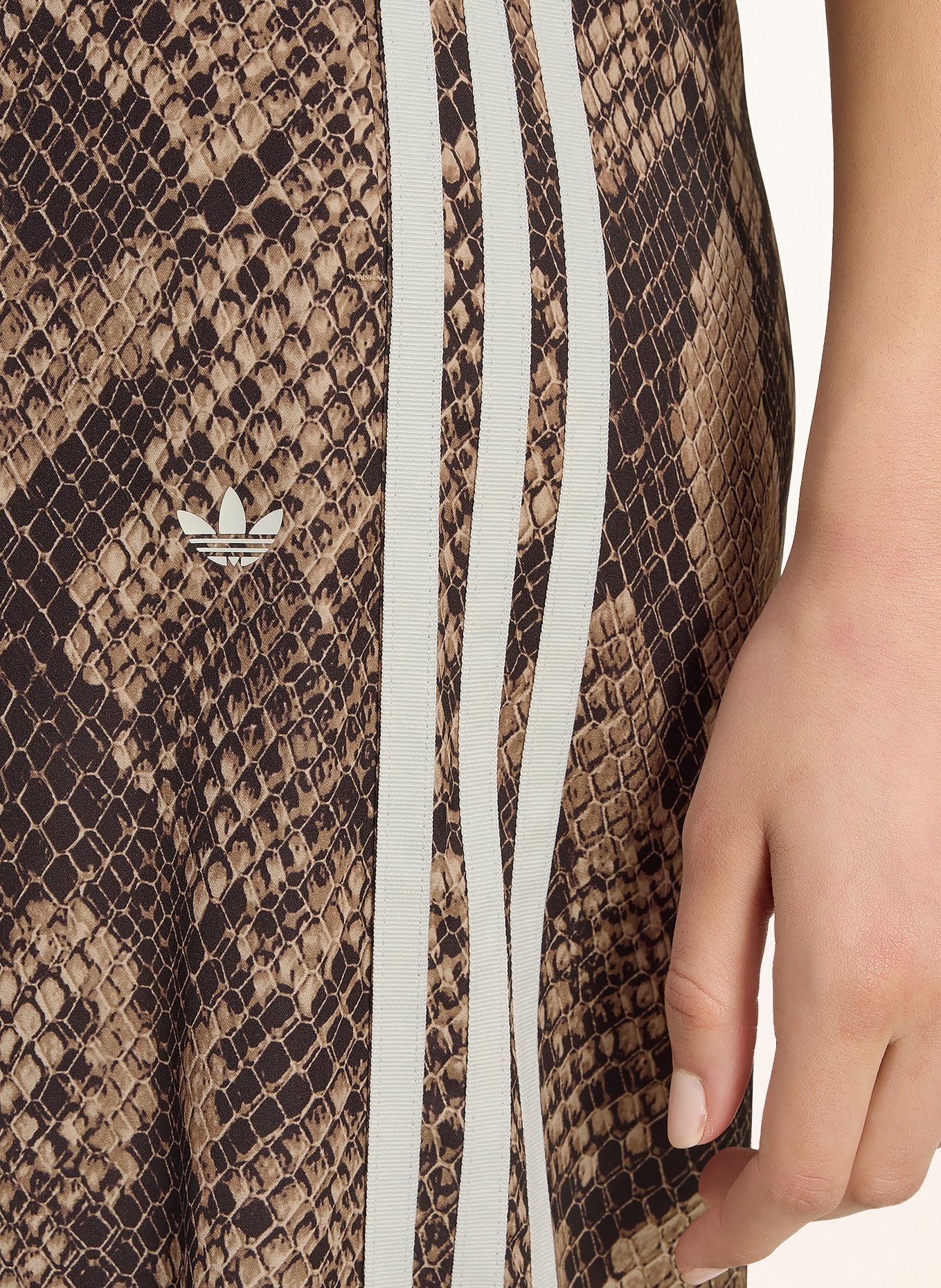 adidas Originals Satinhose: BEIGE / DUNKELBRAUN / WEISS