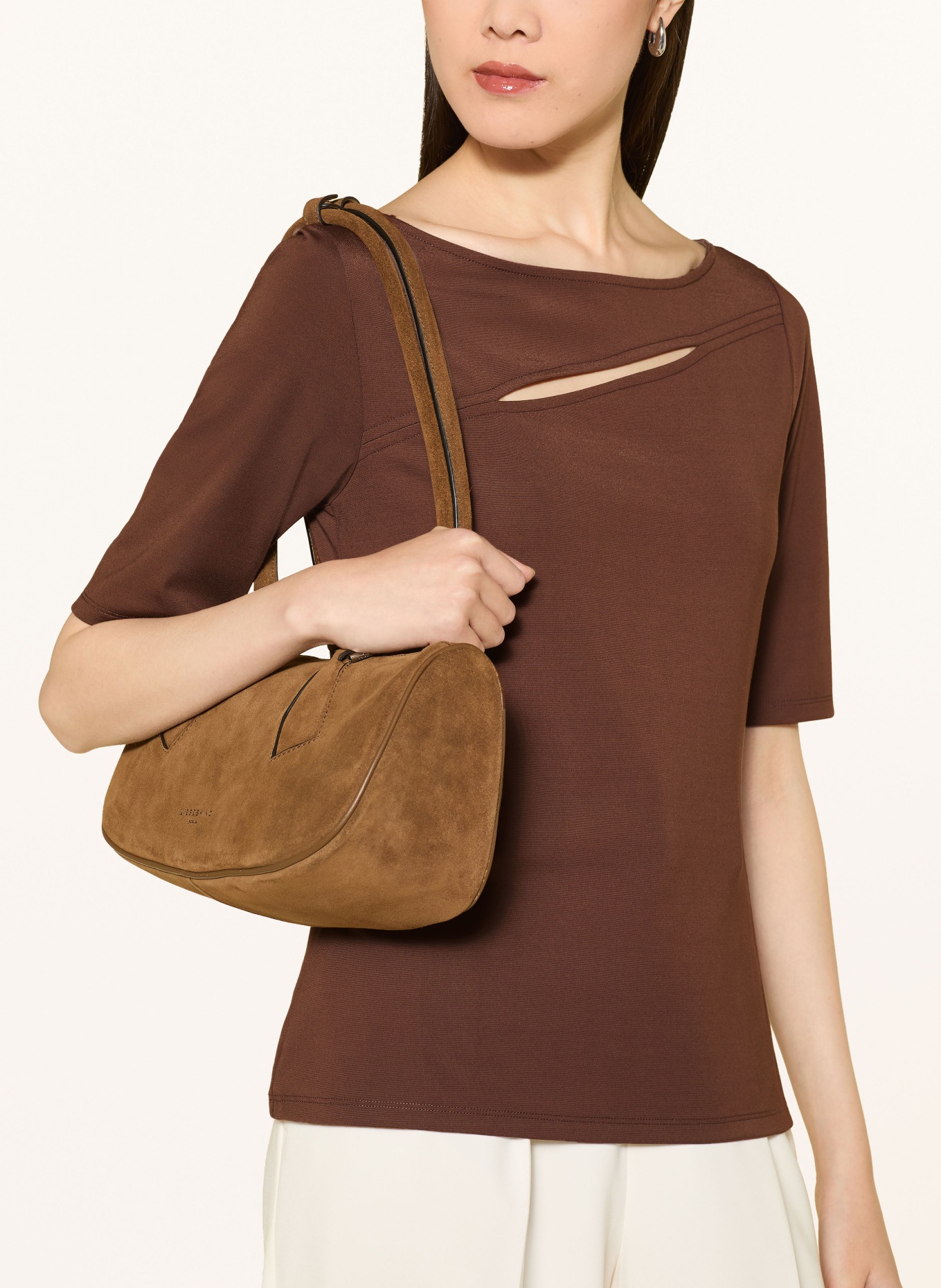 s.Oliver BLACK LABEL T-Shirt mit Cut-out: DUNKELBRAUN