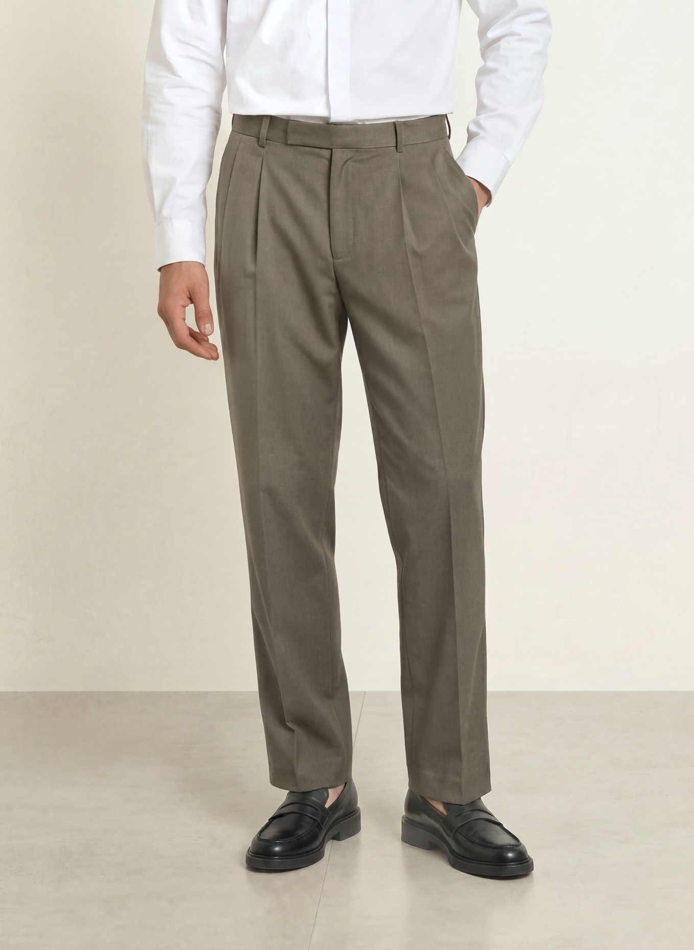 Calvin Klein Kalhoty Wide Fit: ČERNOŠEDÁ