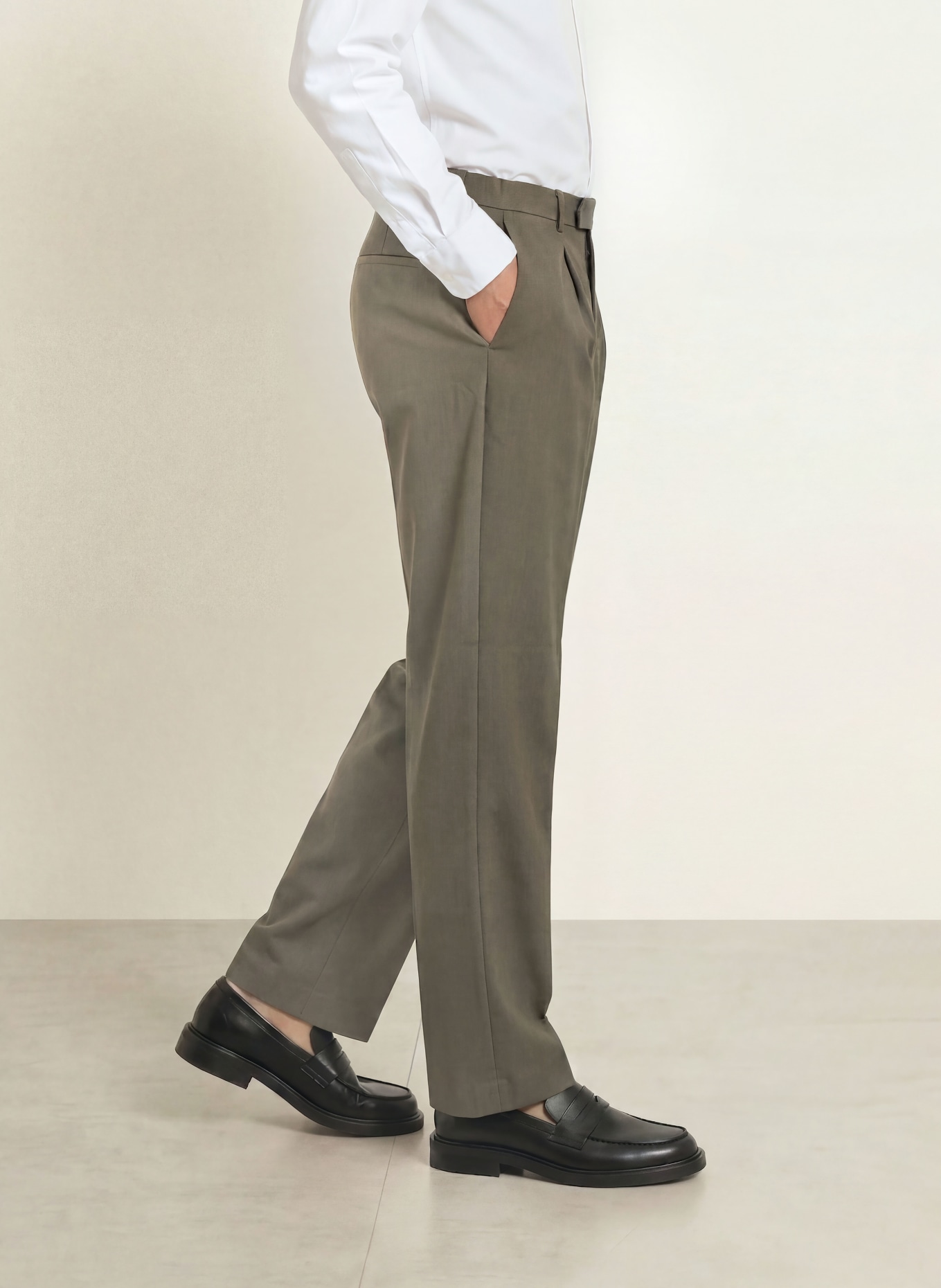 Calvin Klein Kalhoty Wide Fit: ČERNOŠEDÁ