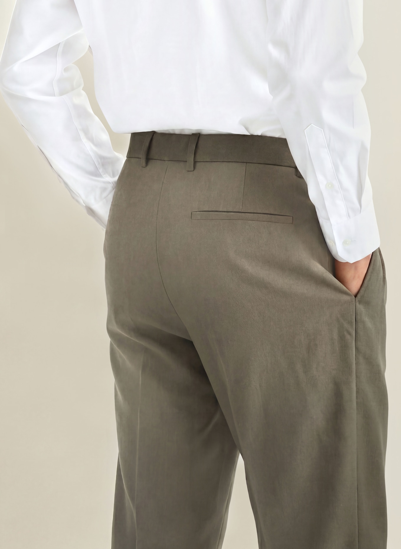 Calvin Klein Kalhoty Wide Fit: ČERNOŠEDÁ