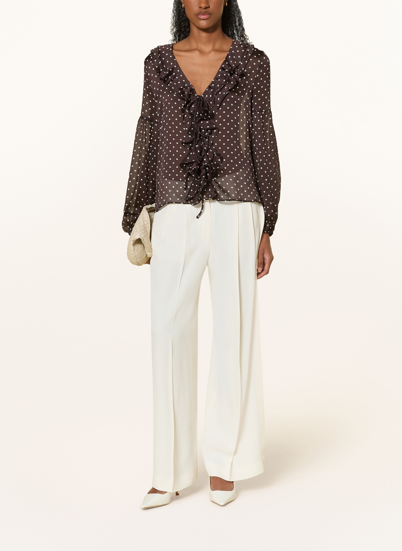 GUESS Bluse EMY mit Volants: DUNKELBRAUN / WEISS