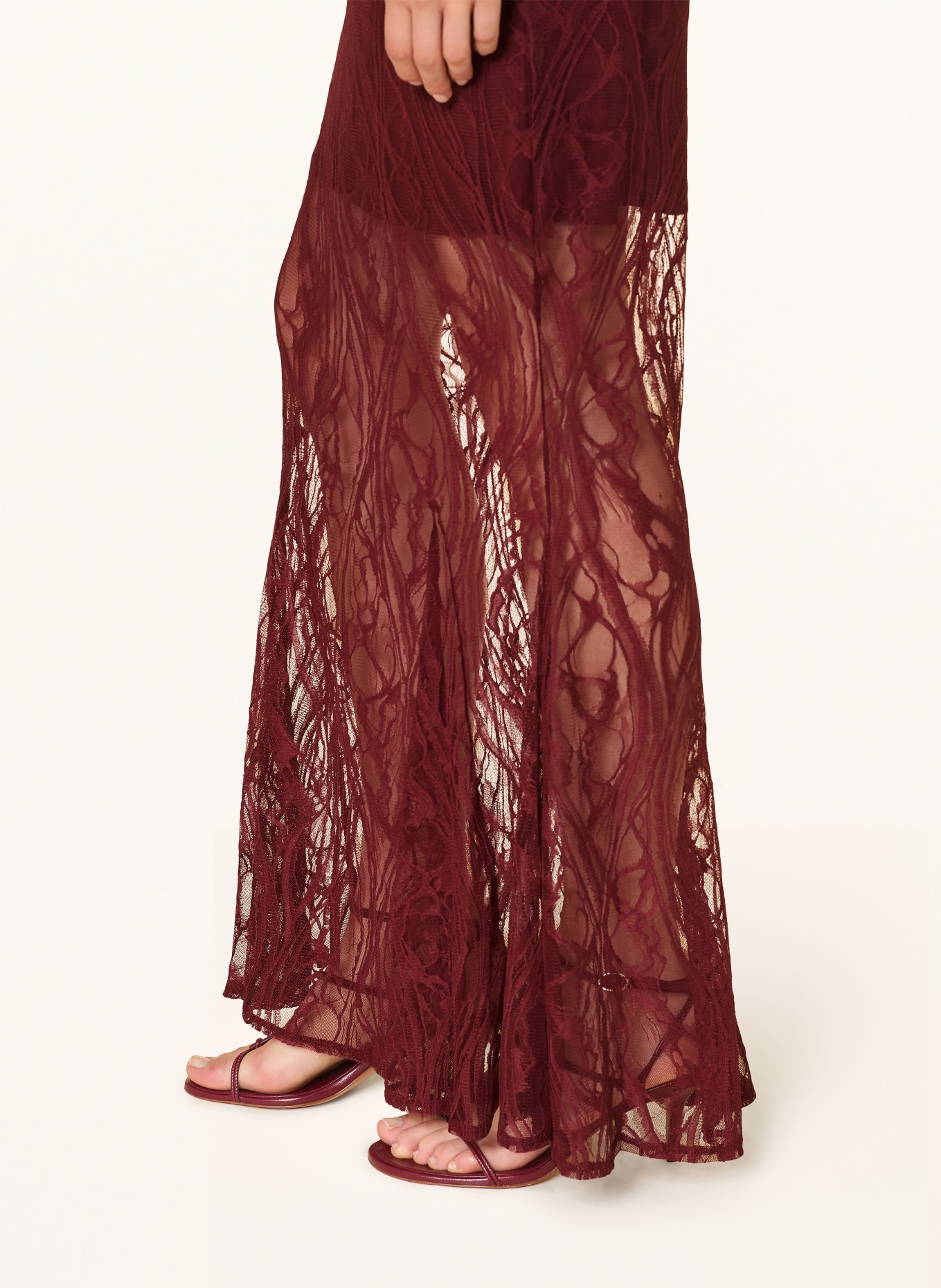 GUESS Kantjurk EVELYN: DONKERROOD