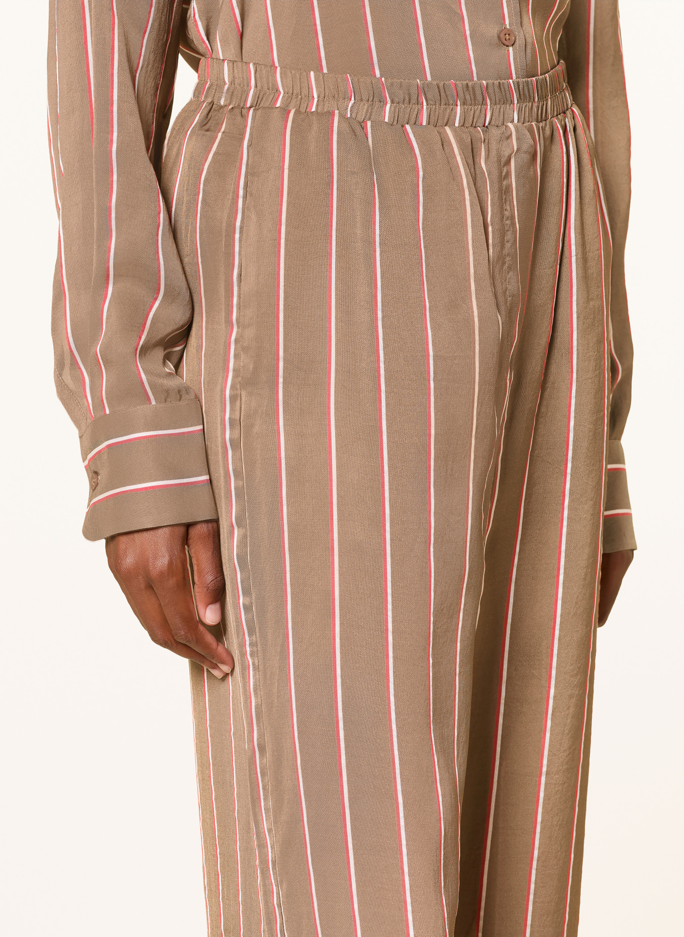 The Frankie Shop Hose: BRAUN / ROT / WEISS
