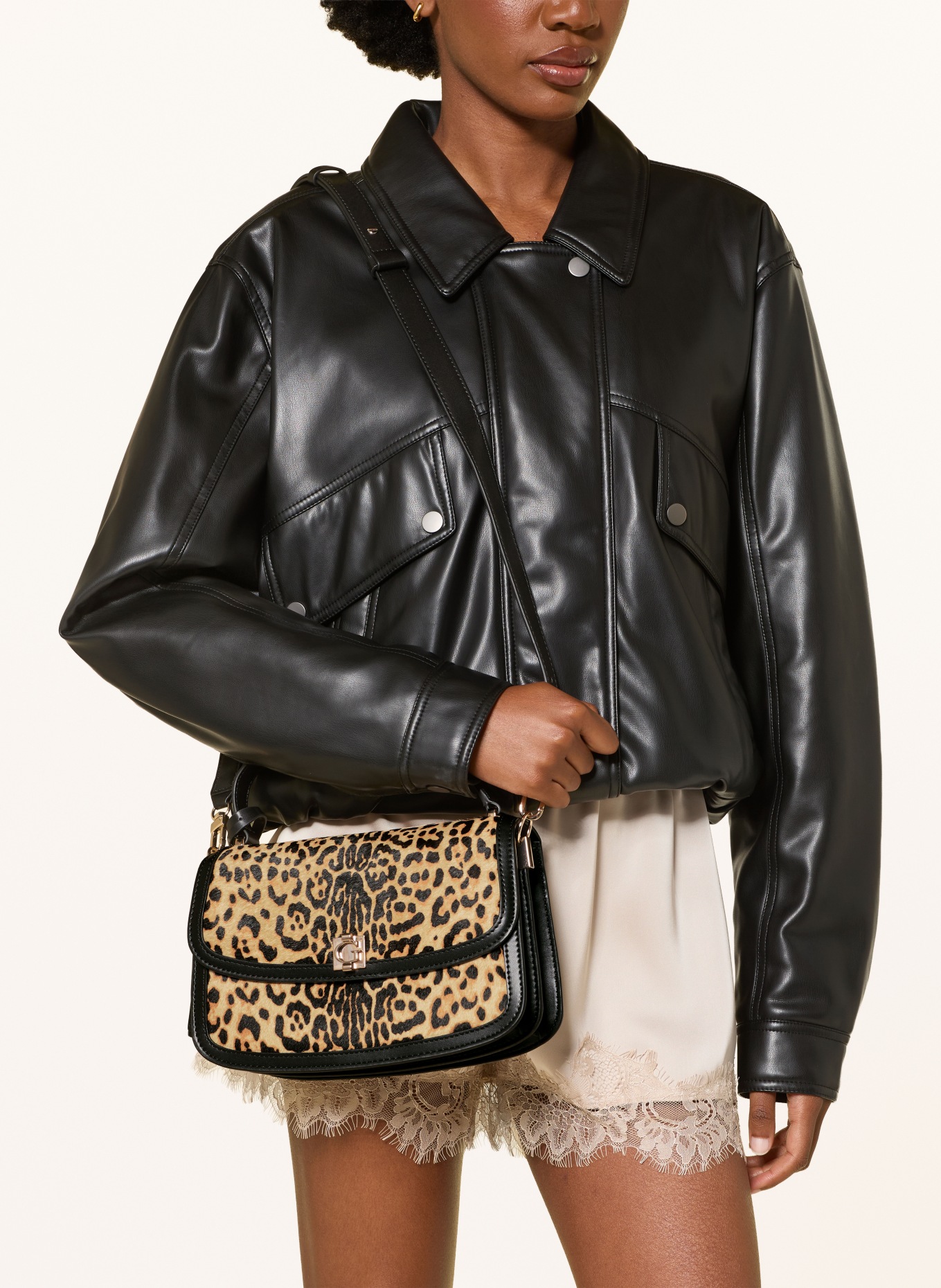 GUESS Sac à bandoulière AUDREY: MARRON CLAIR / OR / NOIR