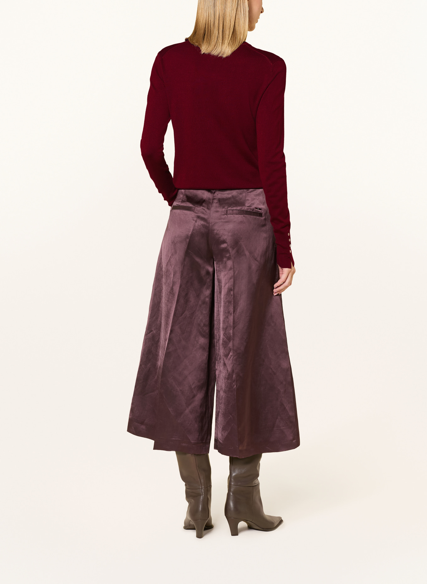 darling harbour pull-over: WINE