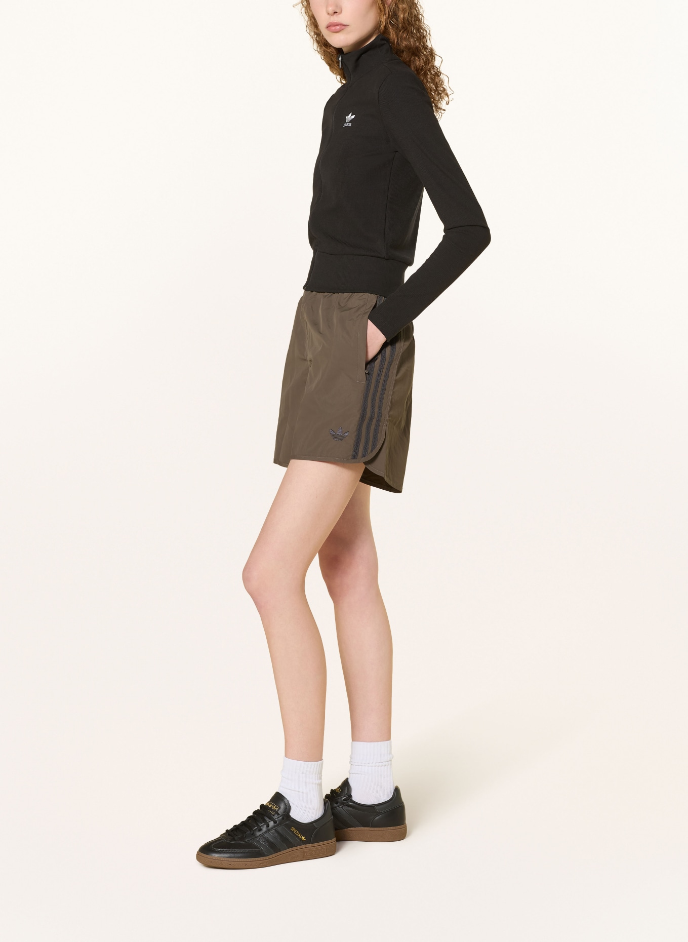 adidas Originals Shorts SPRINTER SHORTS: KHAKI / SCHWARZ
