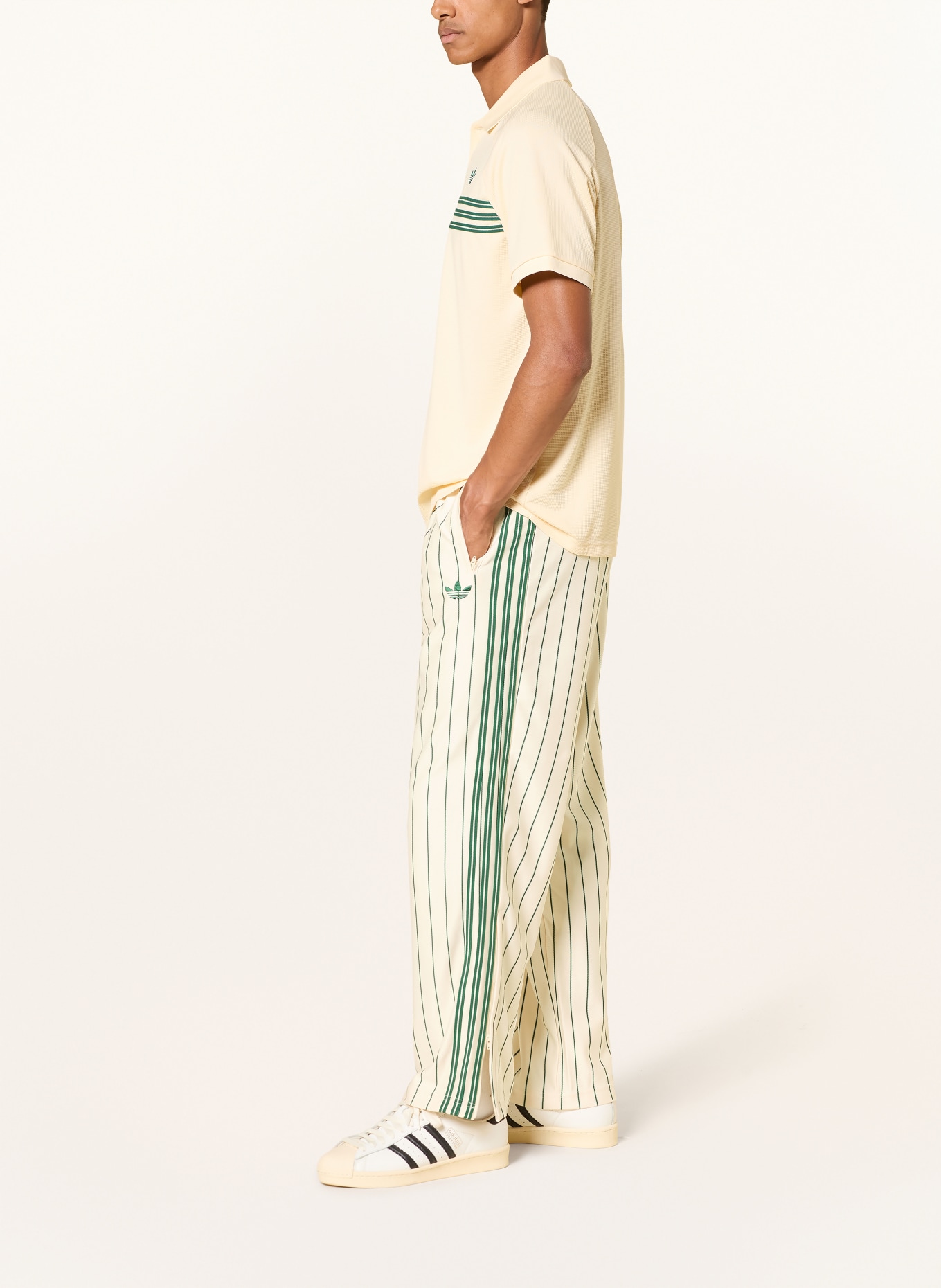 adidas Originals Pantalon en molleton FIREBIRD avec bandes décoratives: BEIGE / VERT