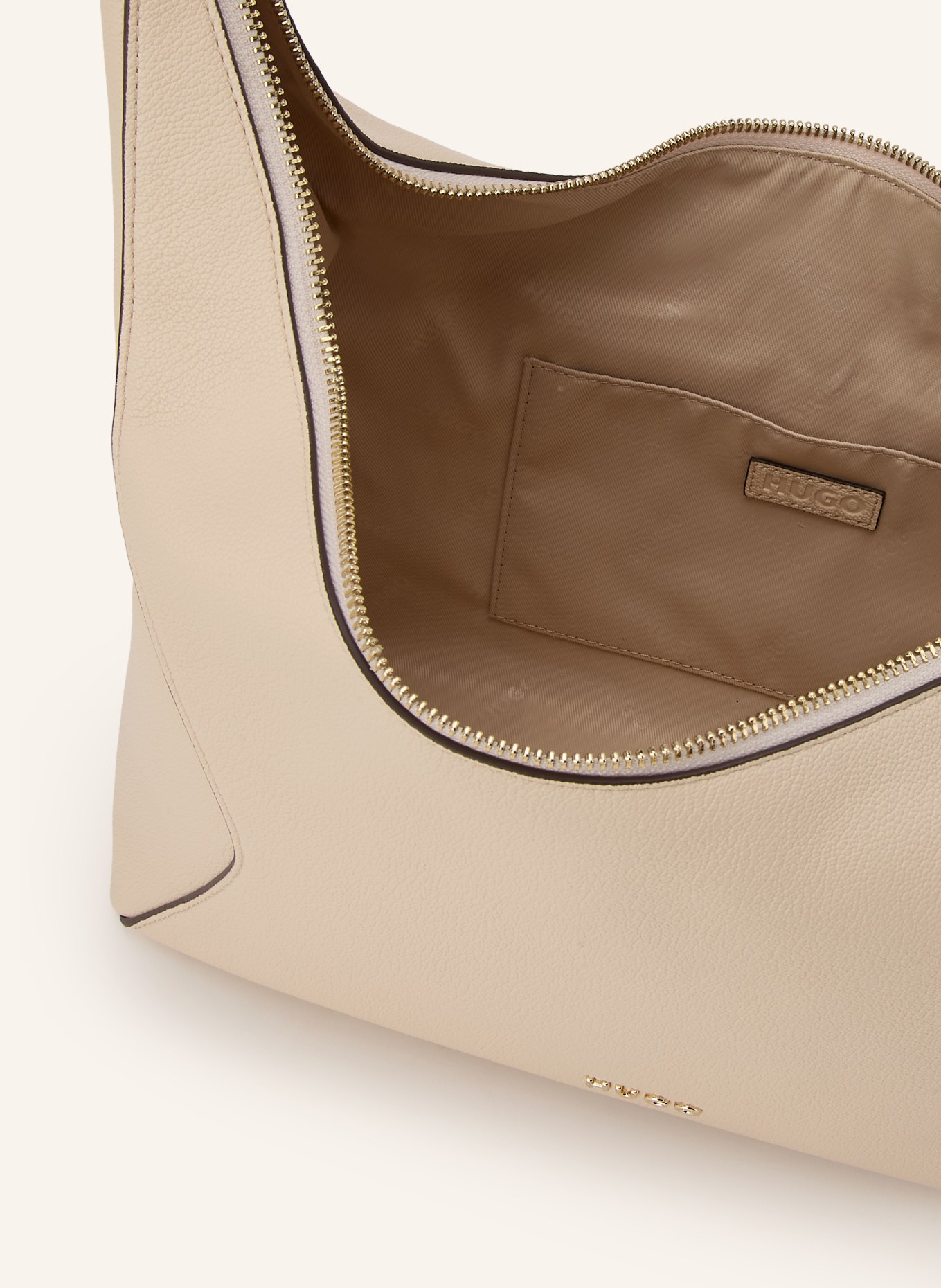 HUGO Schultertasche BRIELLE: CREME / SILBER