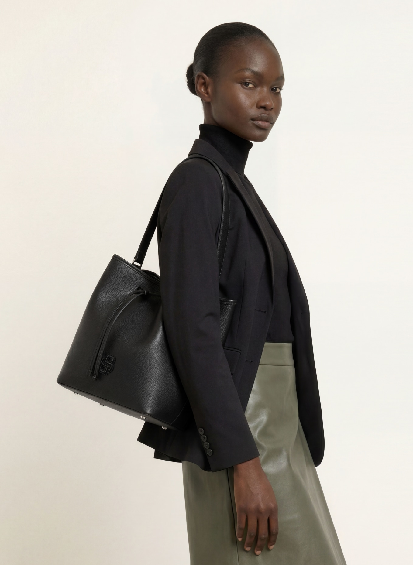 BOSS Sac seau ANETT: NOIR