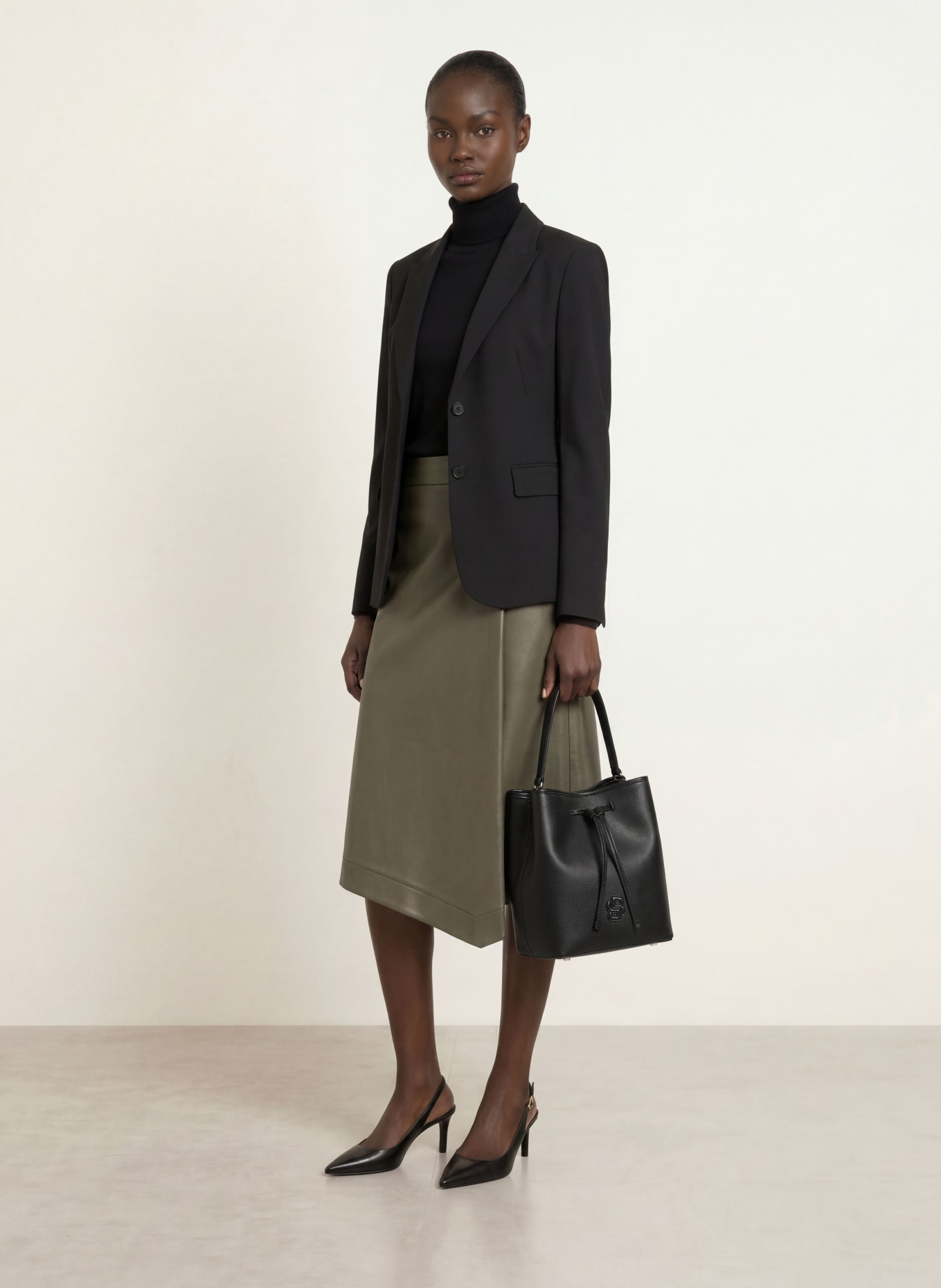 BOSS Sac seau ANETT: NOIR