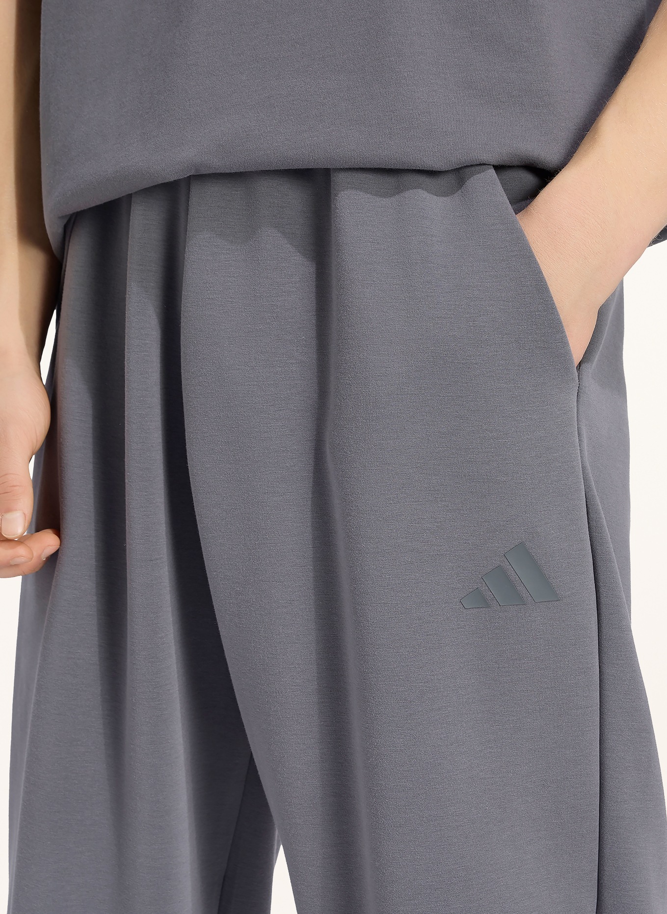 adidas Sweatpants SOFT LUX: DUNKELGRAU