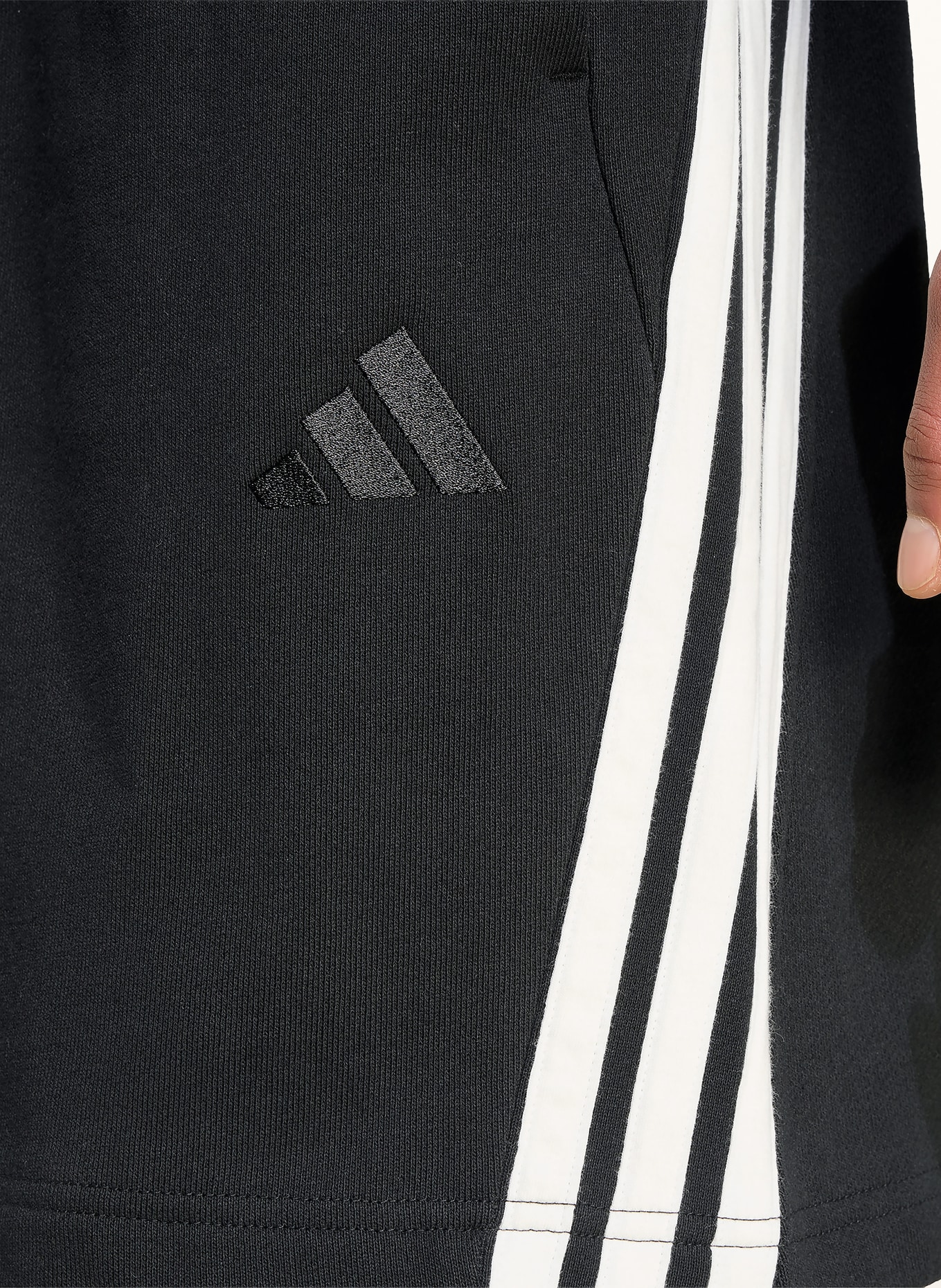 adidas Sweatshorts ADIDAS KIT mit Galonstreifen: SCHWARZ / WEISS