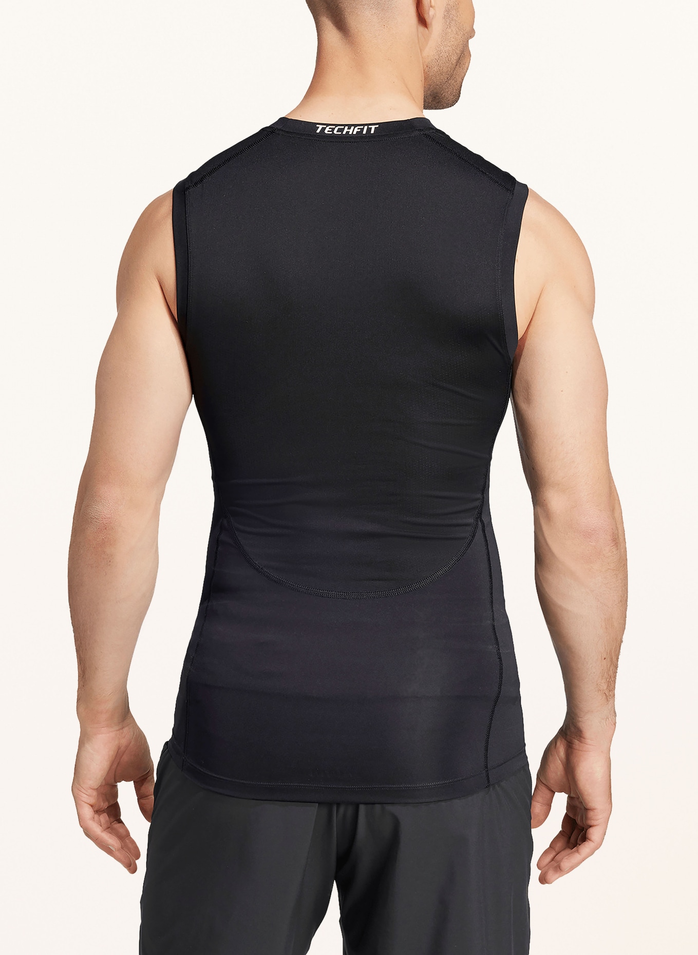 adidas Koszulka bez rękawów TECHFIT: CZARNY