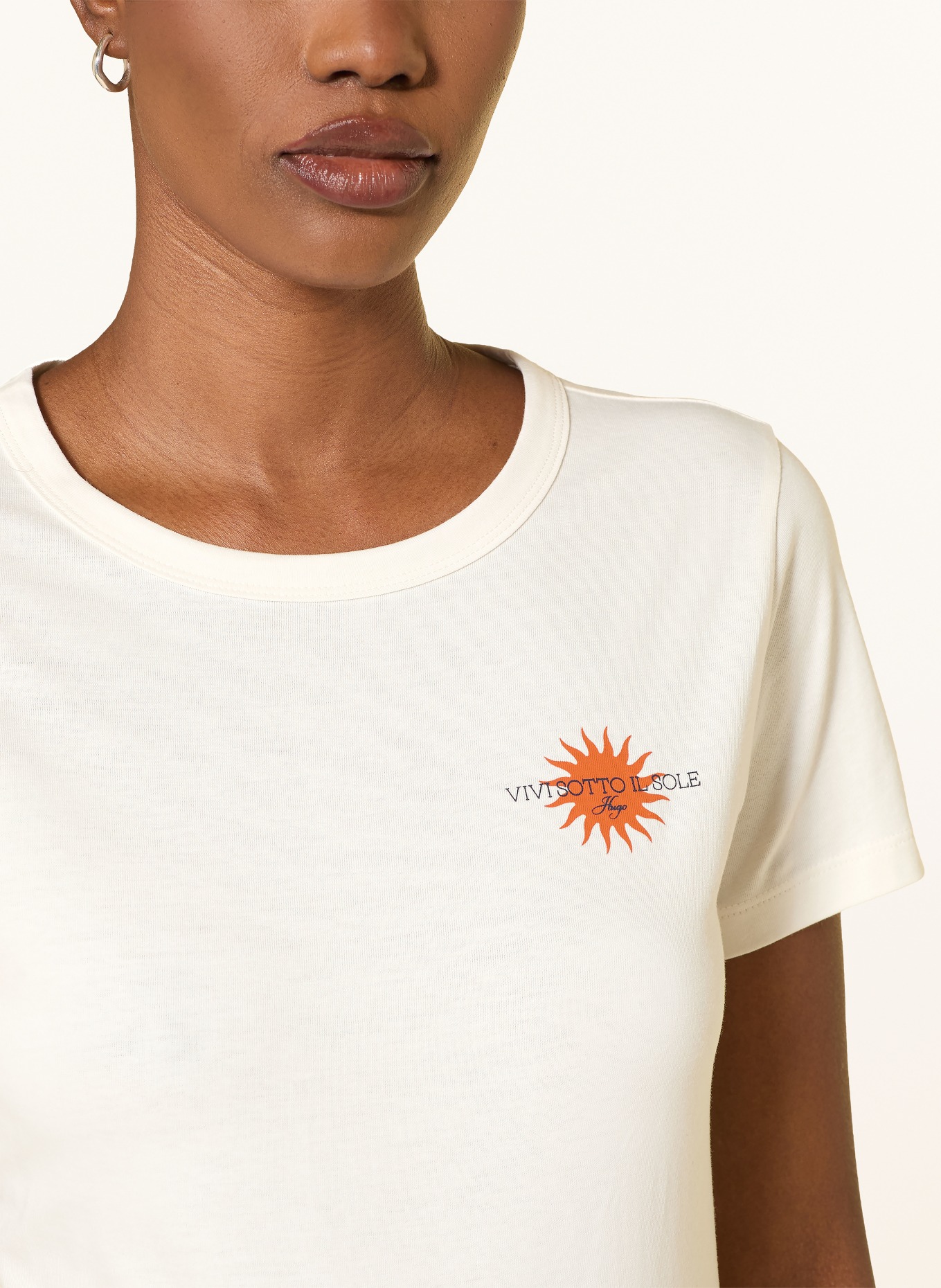 HUGO DELORIS T-shirt: ECRU / DARK ORANGE