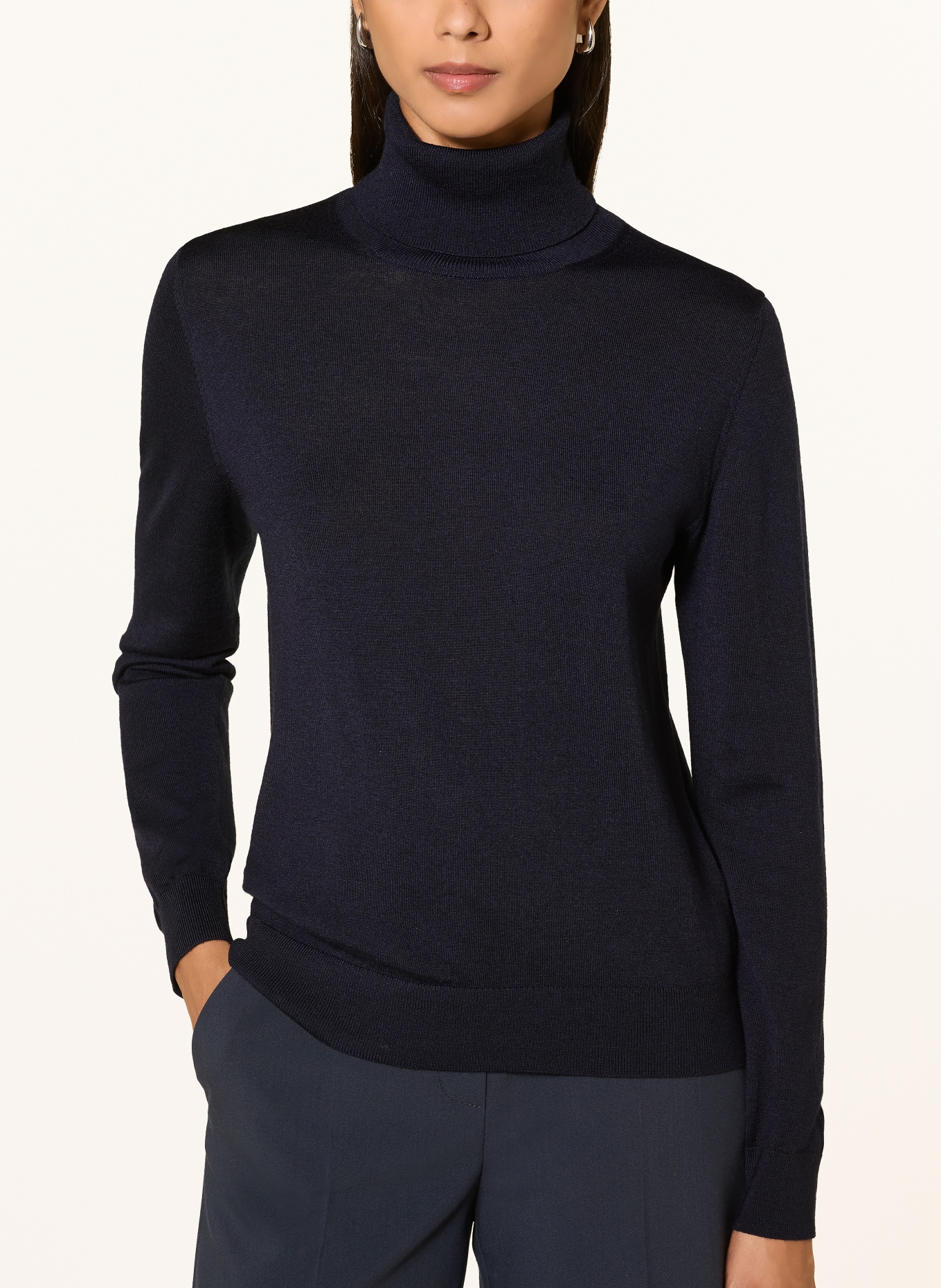 darling harbour Golf: NAVY