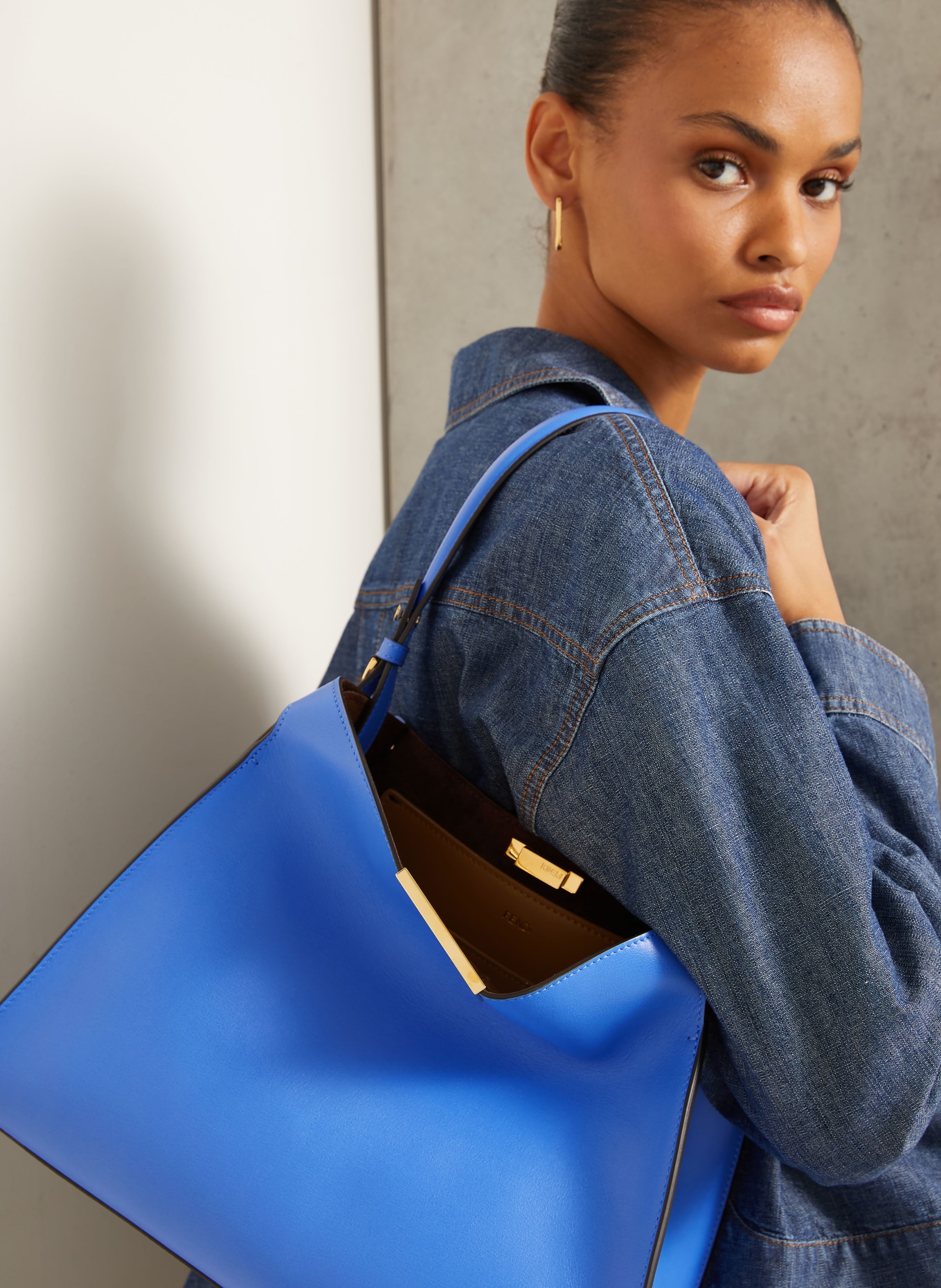 FENDI Handtasche WAY MEDIUM: BLAU / GOLD