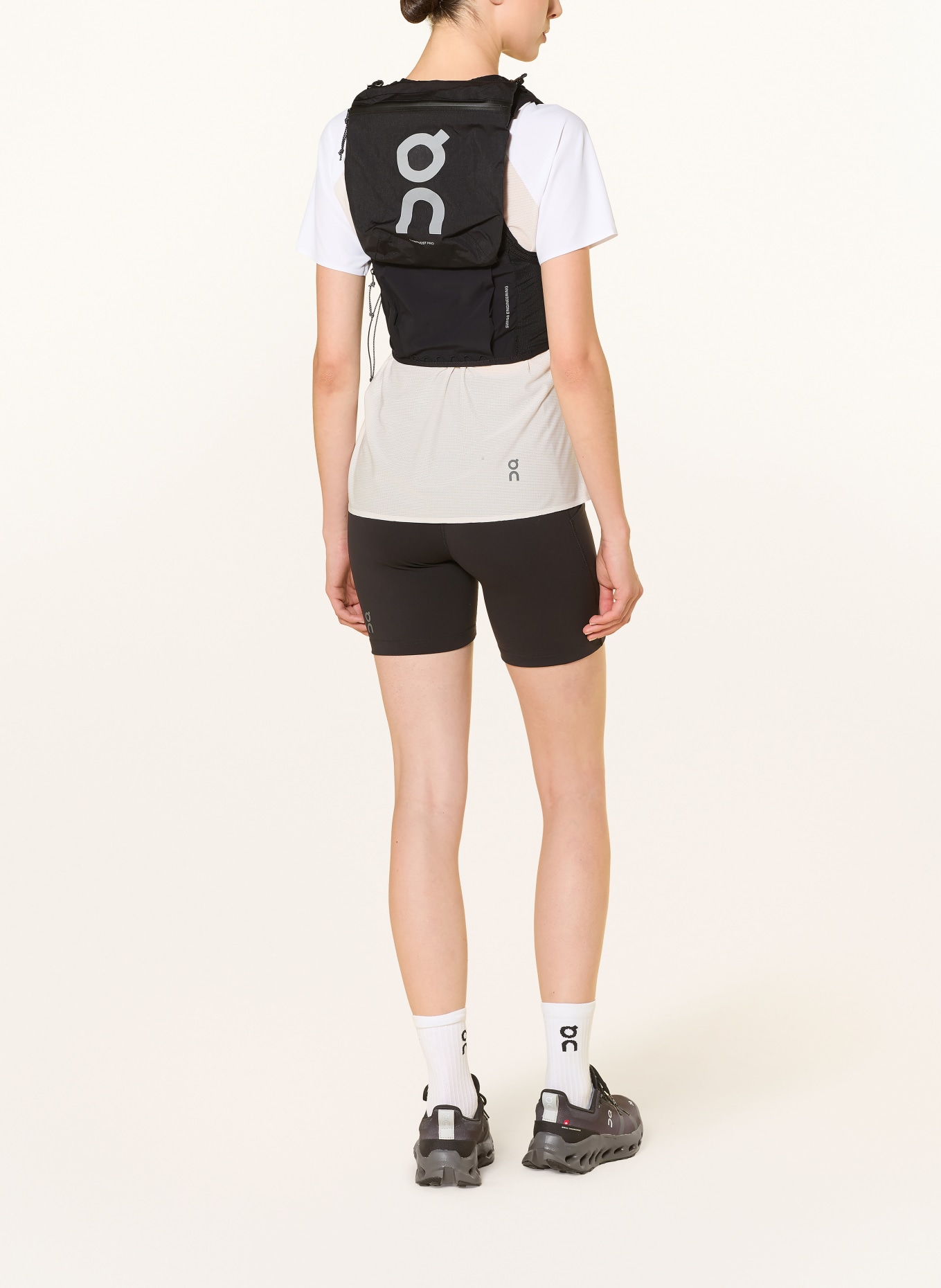 On Hardloopbodywarmer ULTRA VEST PRO: ZWART