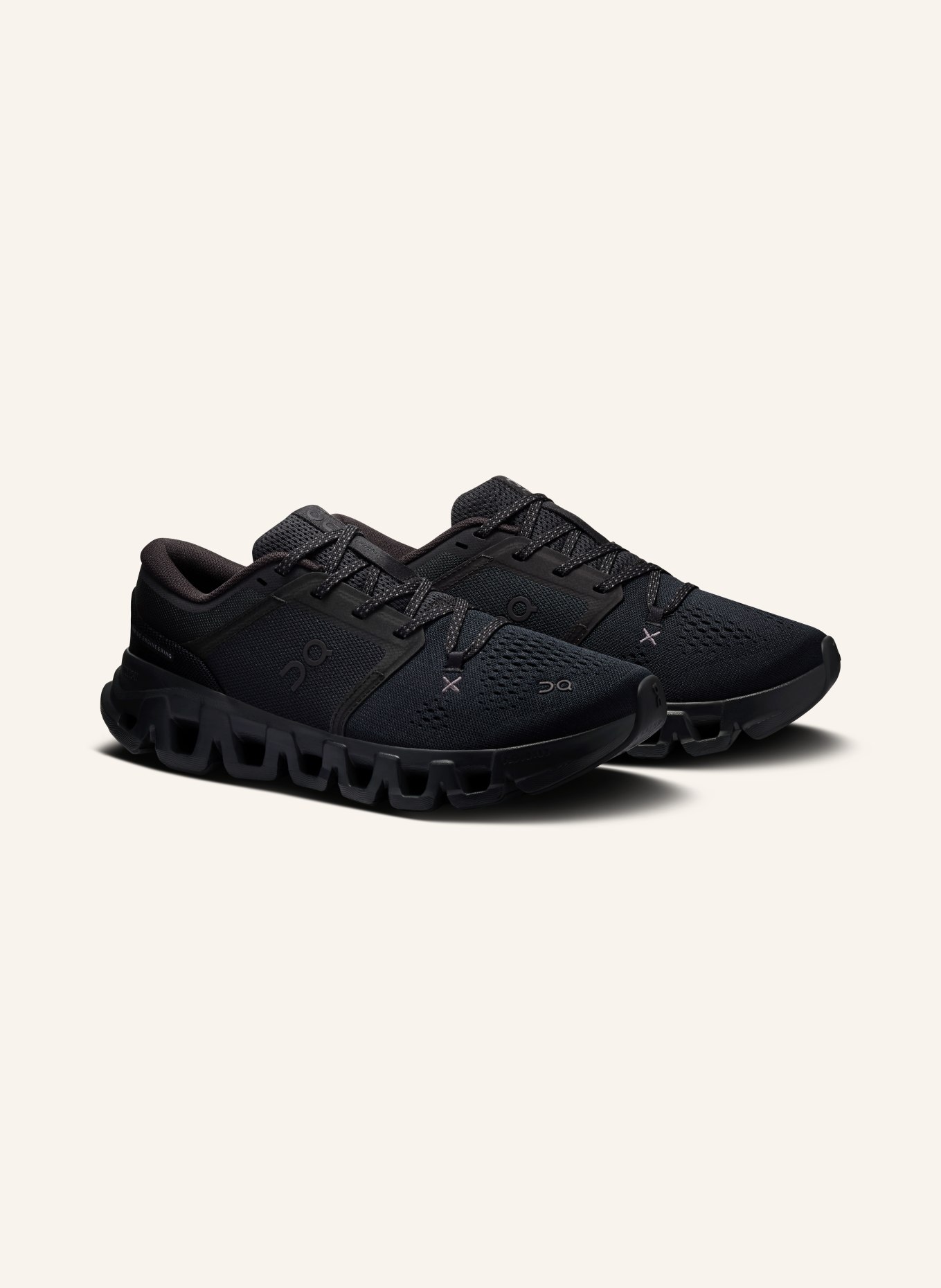 On CLOUD X5 Fitness Shoes: BLACK