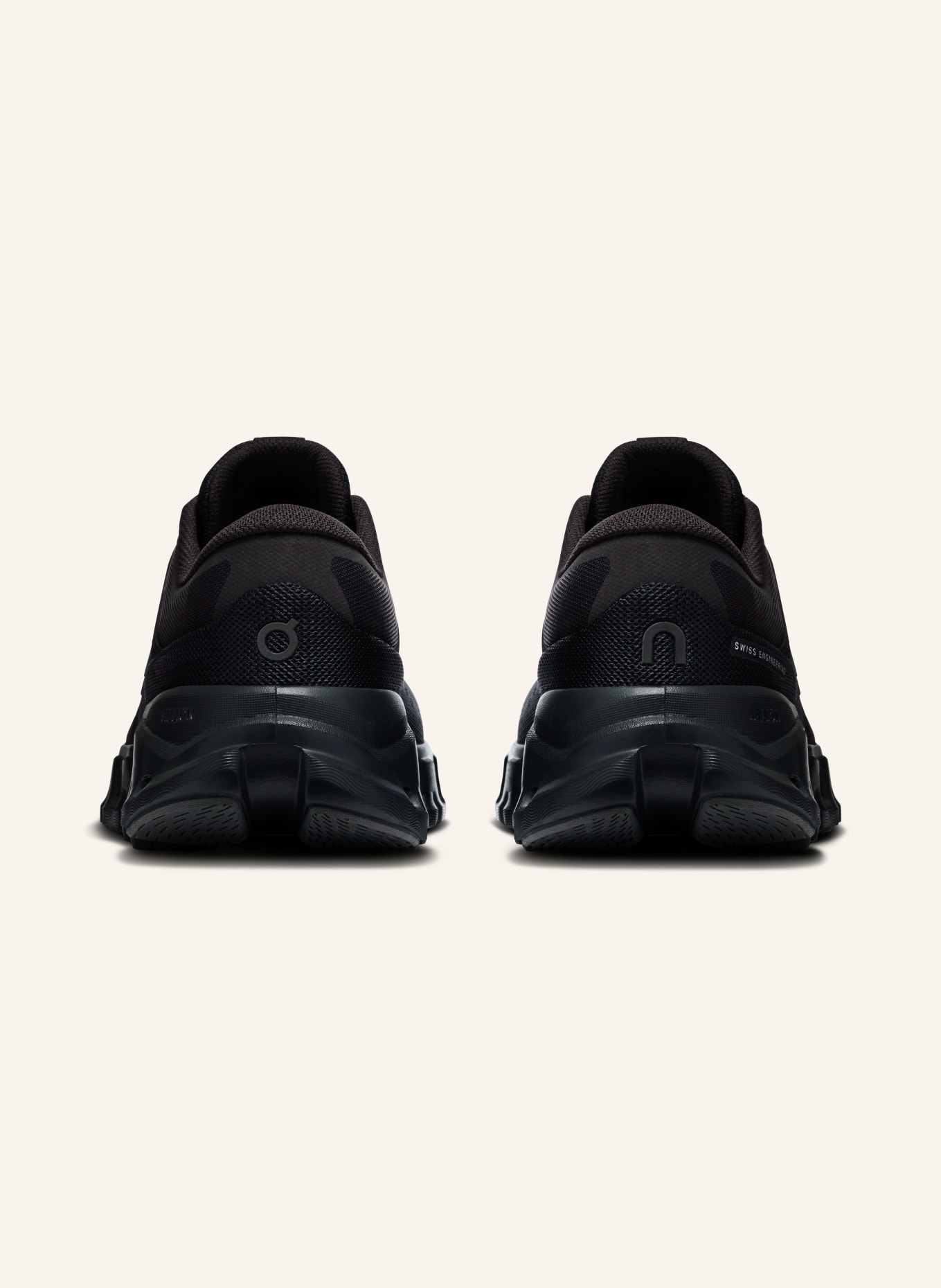 On CLOUD X5 Fitness Shoes: BLACK
