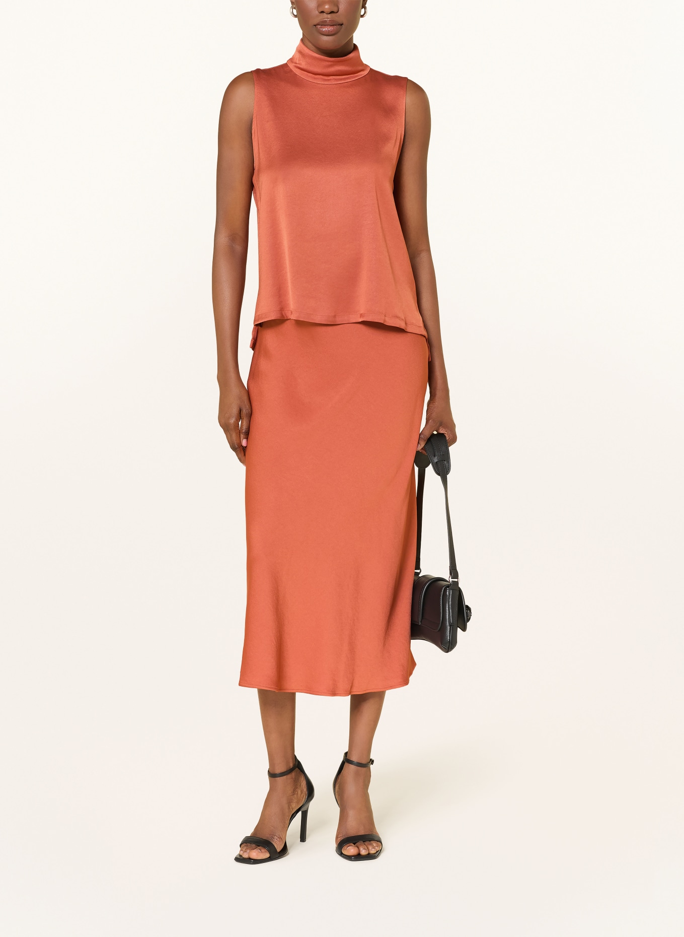 DRYKORN Blusentop HALIRA aus Satin: DUNKELORANGE