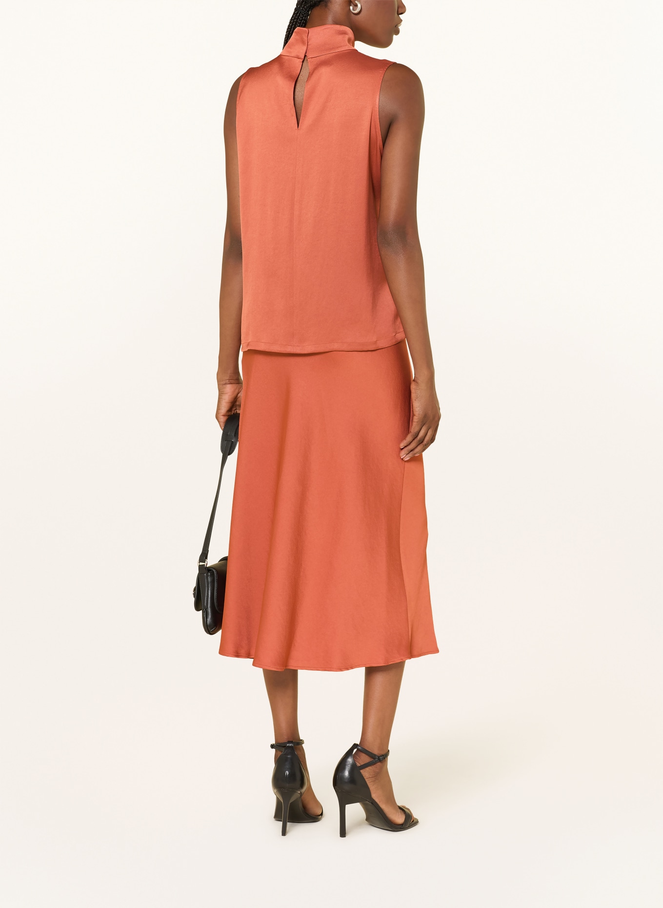 DRYKORN Blusentop HALIRA aus Satin: DUNKELORANGE