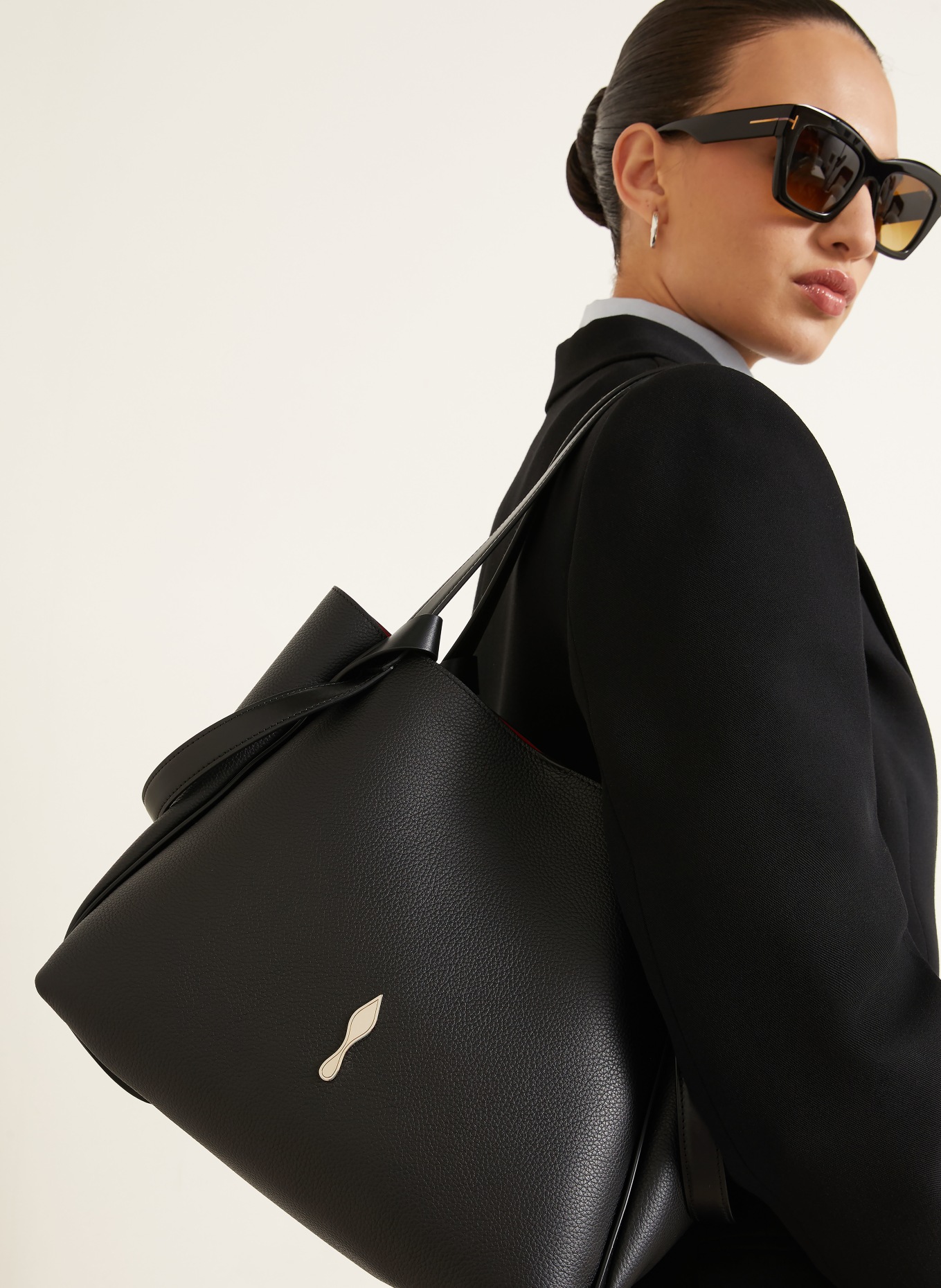 Christian Louboutin Shopper BETTINA SMALL med påse: SVART / GULD