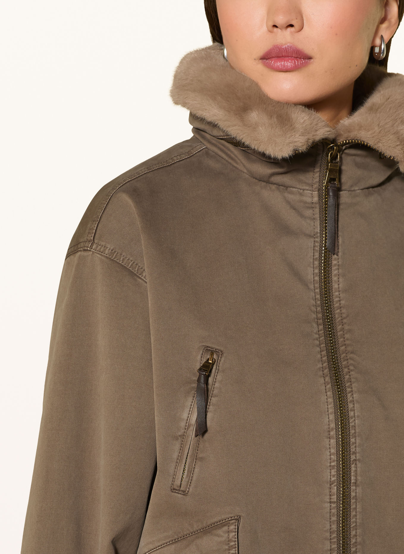 BLONDE No.8 Jas TYRA II met imitatiebont: TAUPE