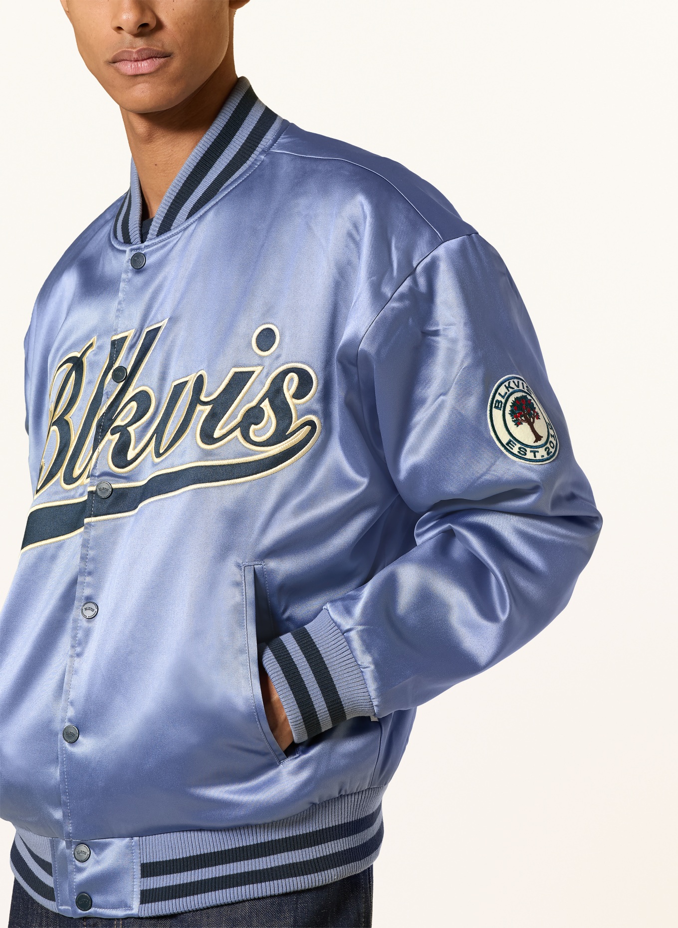 BLKVIS College-Jacke aus Satin: HELLBLAU / ECRU / DUNKELBLAU