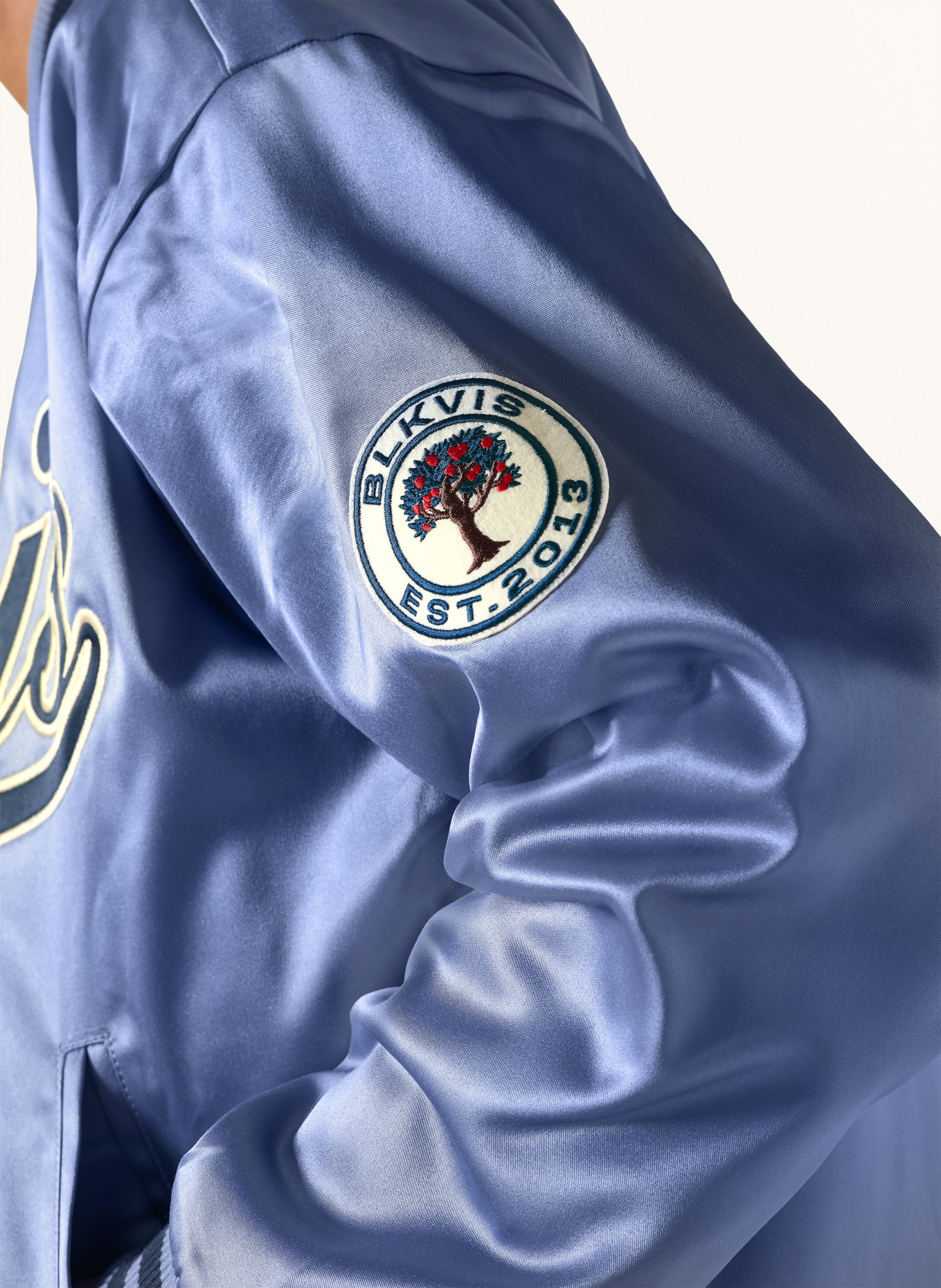 BLKVIS College-Jacke aus Satin: HELLBLAU / ECRU / DUNKELBLAU