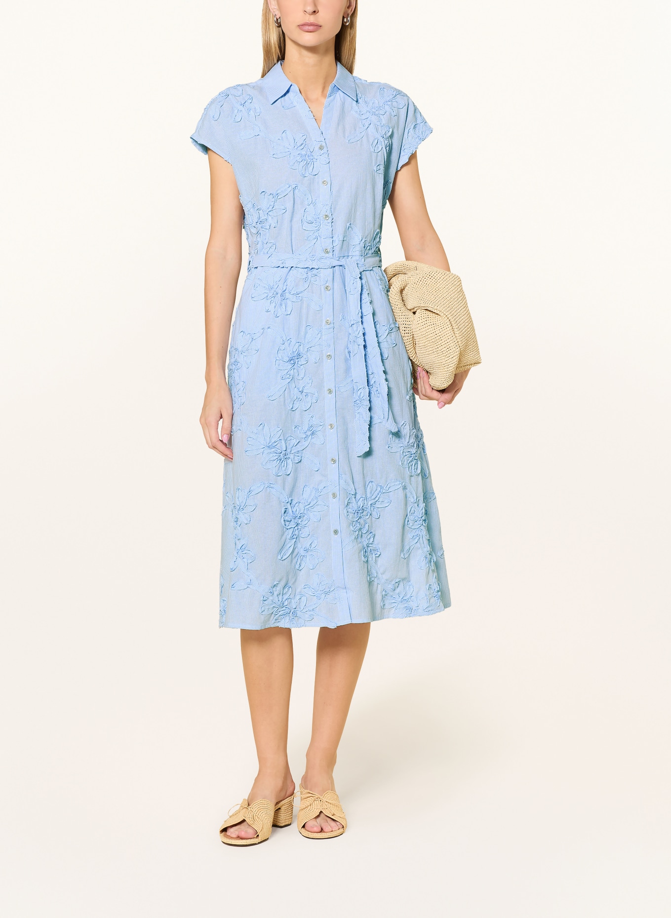 BETTY&CO Hemdblusenkleid: HELLBLAU / WEISS