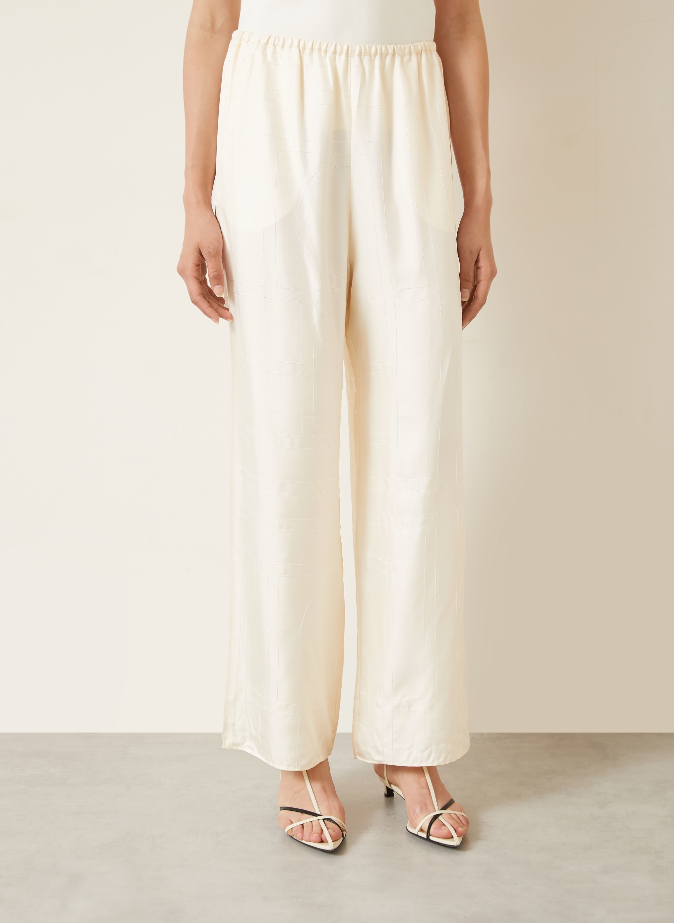 TOTEME Pantalon en soie: ÉCRU / BLANC