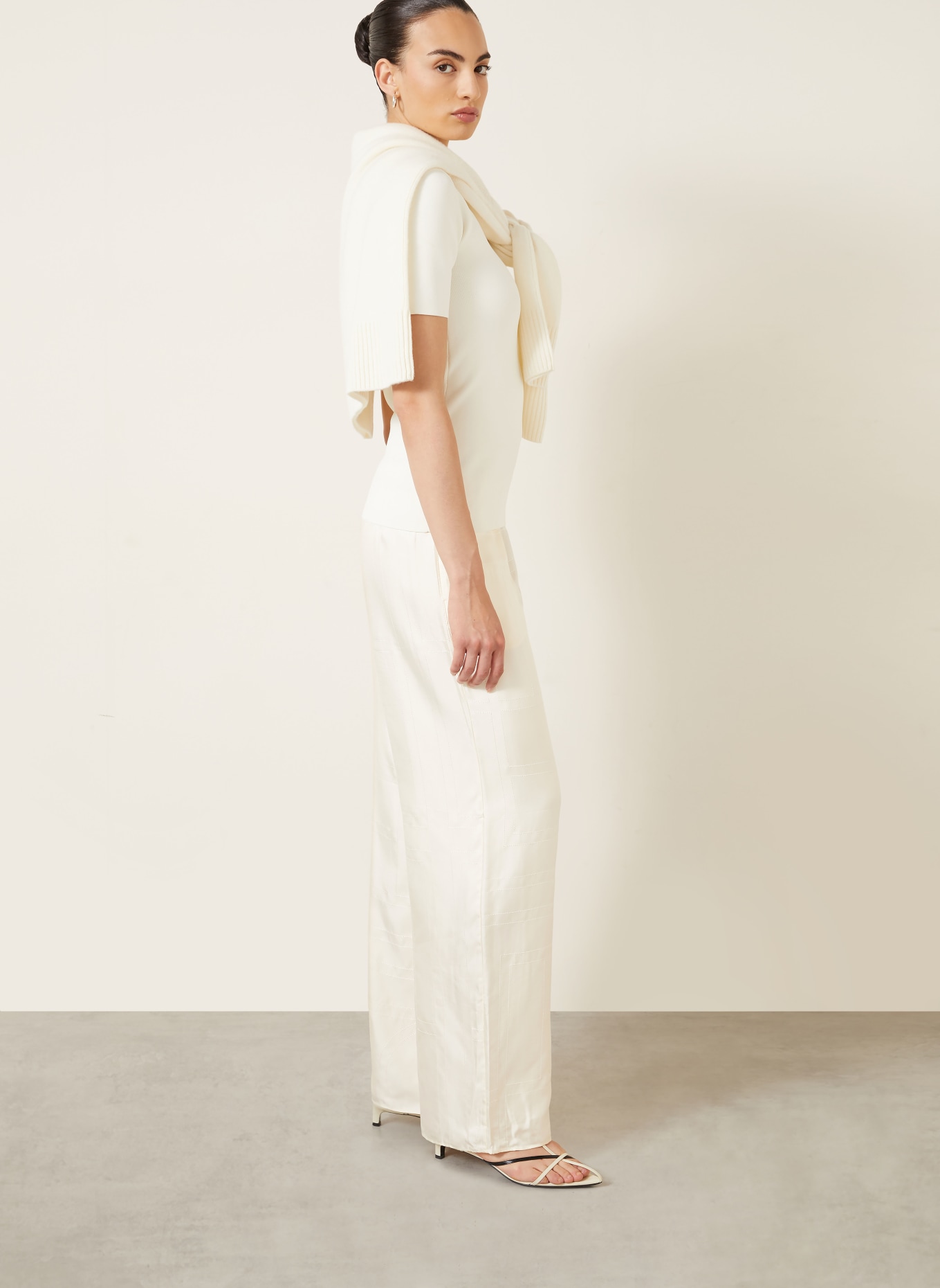 TOTEME Pantalon en soie: ÉCRU / BLANC