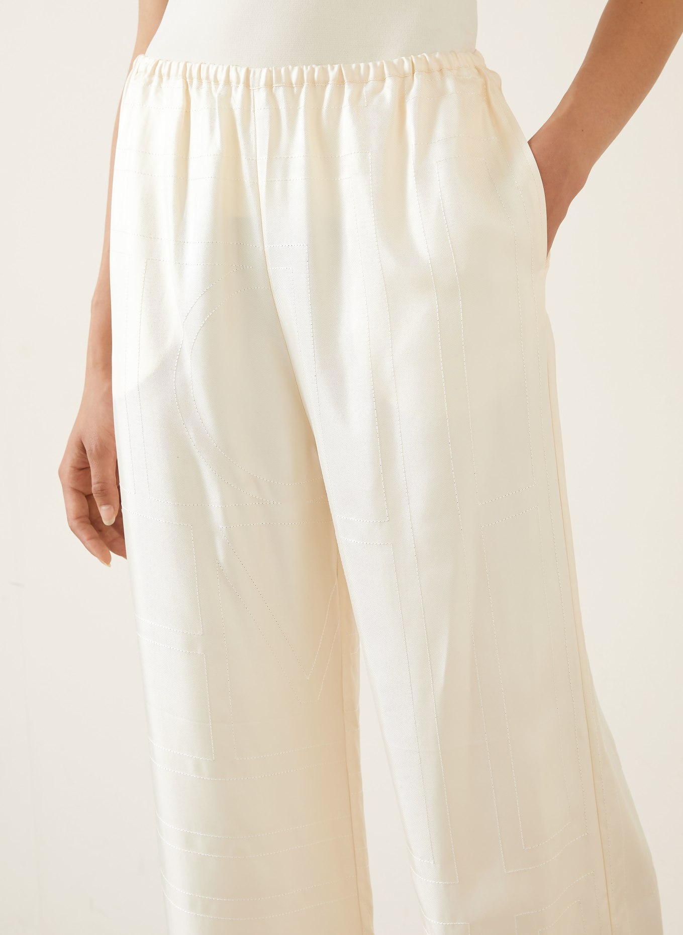 TOTEME Pantalon en soie: ÉCRU / BLANC