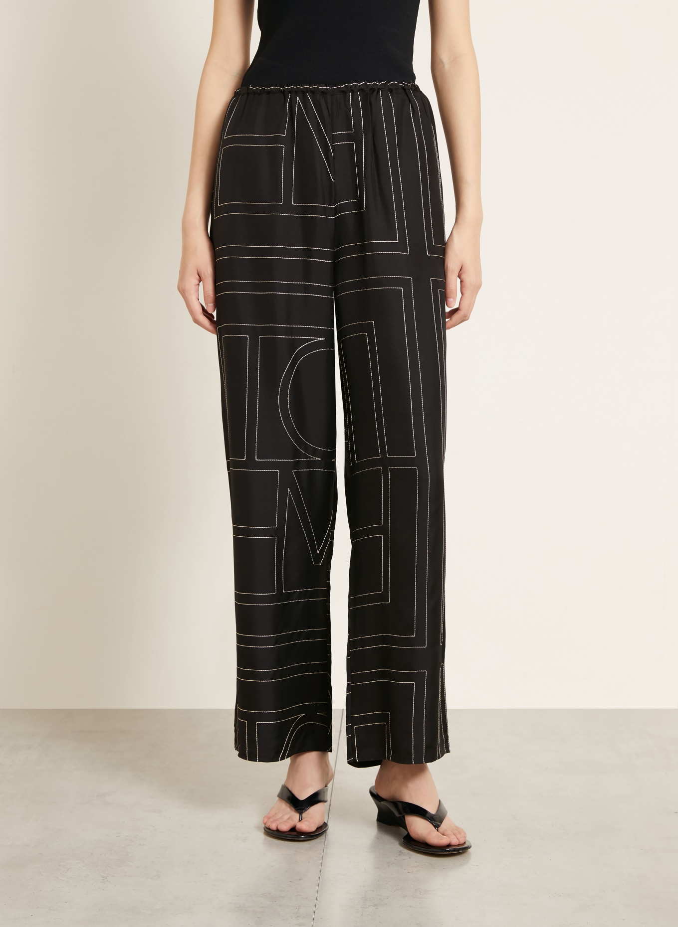 TOTEME Pantalon en soie: NOIR / ÉCRU
