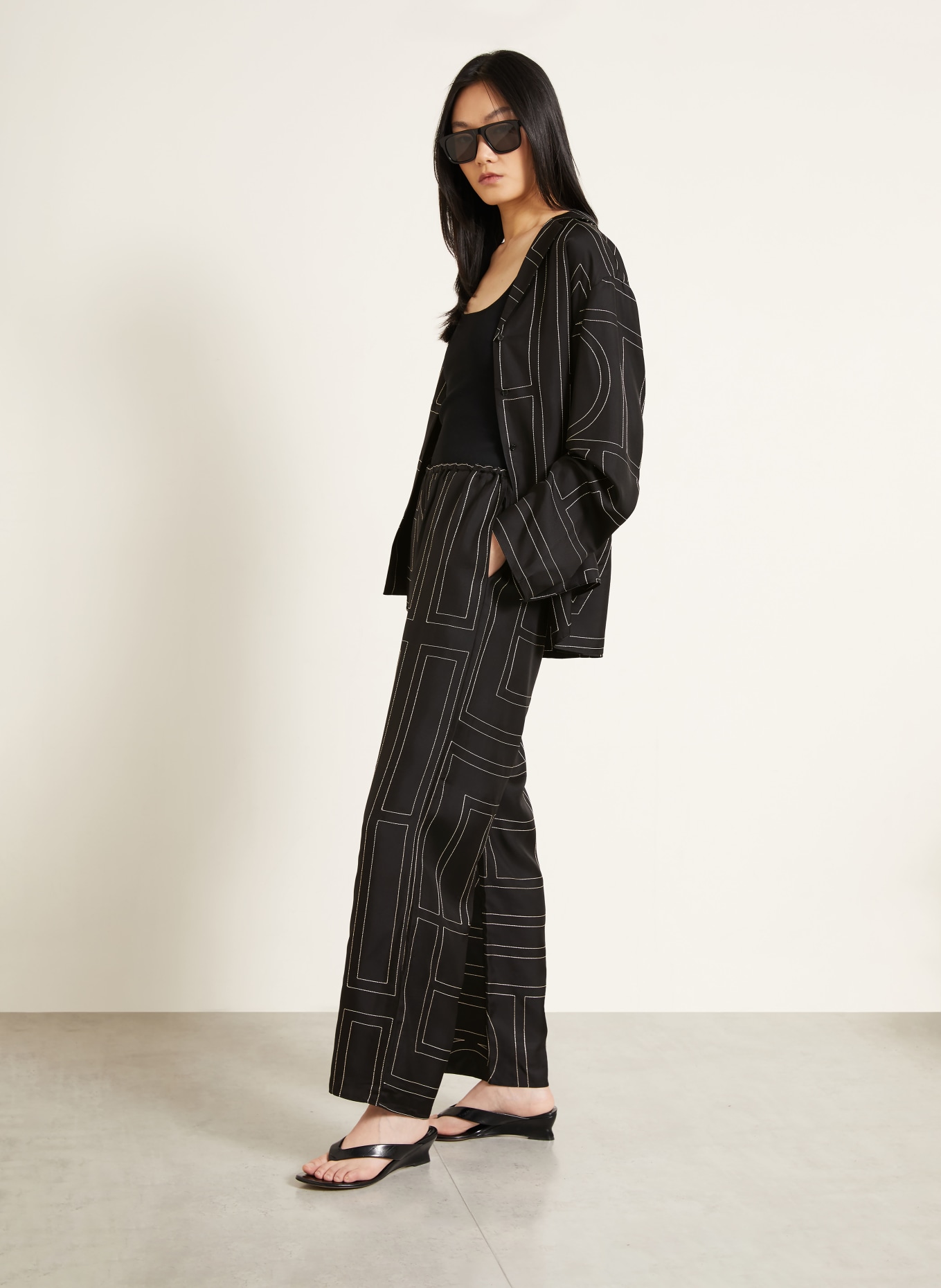 TOTEME Pantalon en soie: NOIR / ÉCRU